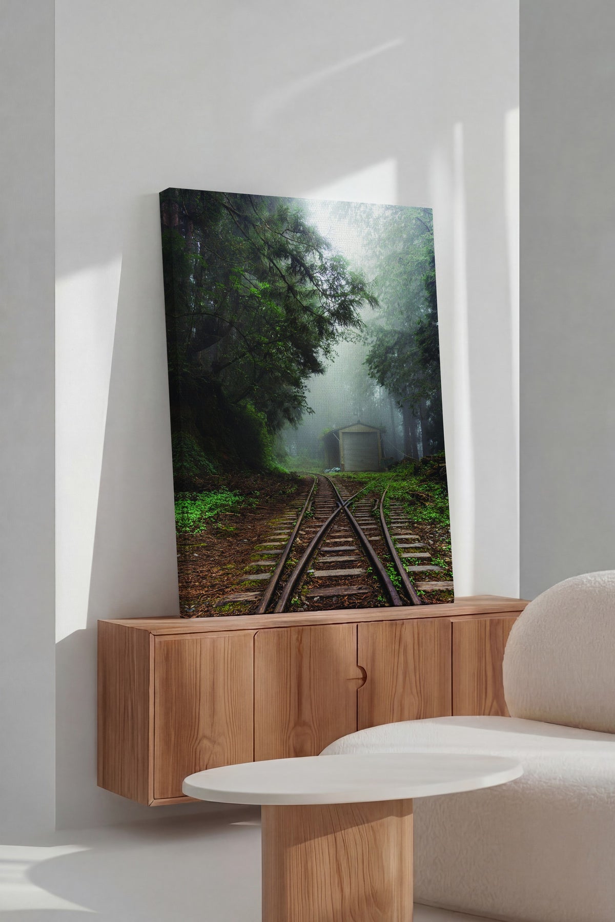 Sisli Ormanda Tren Yolu Doğa Fotoğraf Kanvas Tablo