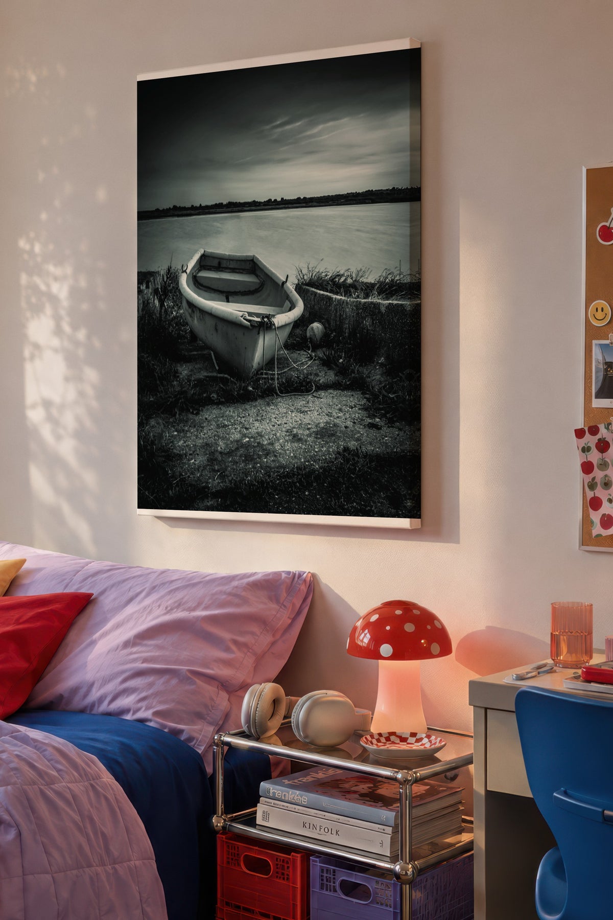 Kıyıda Terkedilmiş Tekne Fotoğraf Kanvas Tablo
