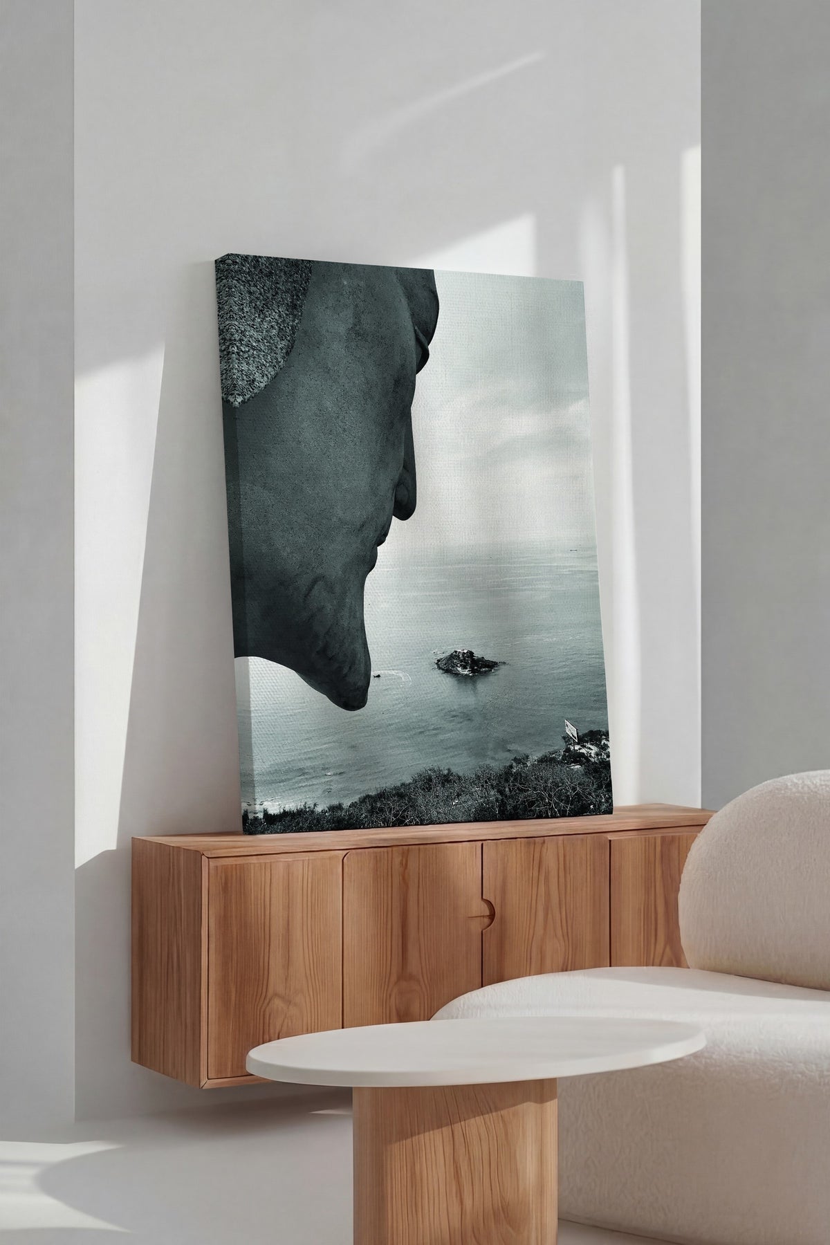Okyanus manzarasına bakan heykel Fotoğraf Kanvas Tablo