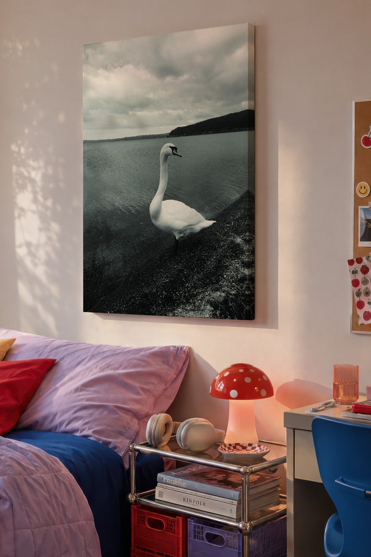 Gölde Kuğu Fotoğraf Kanvas Tablo
