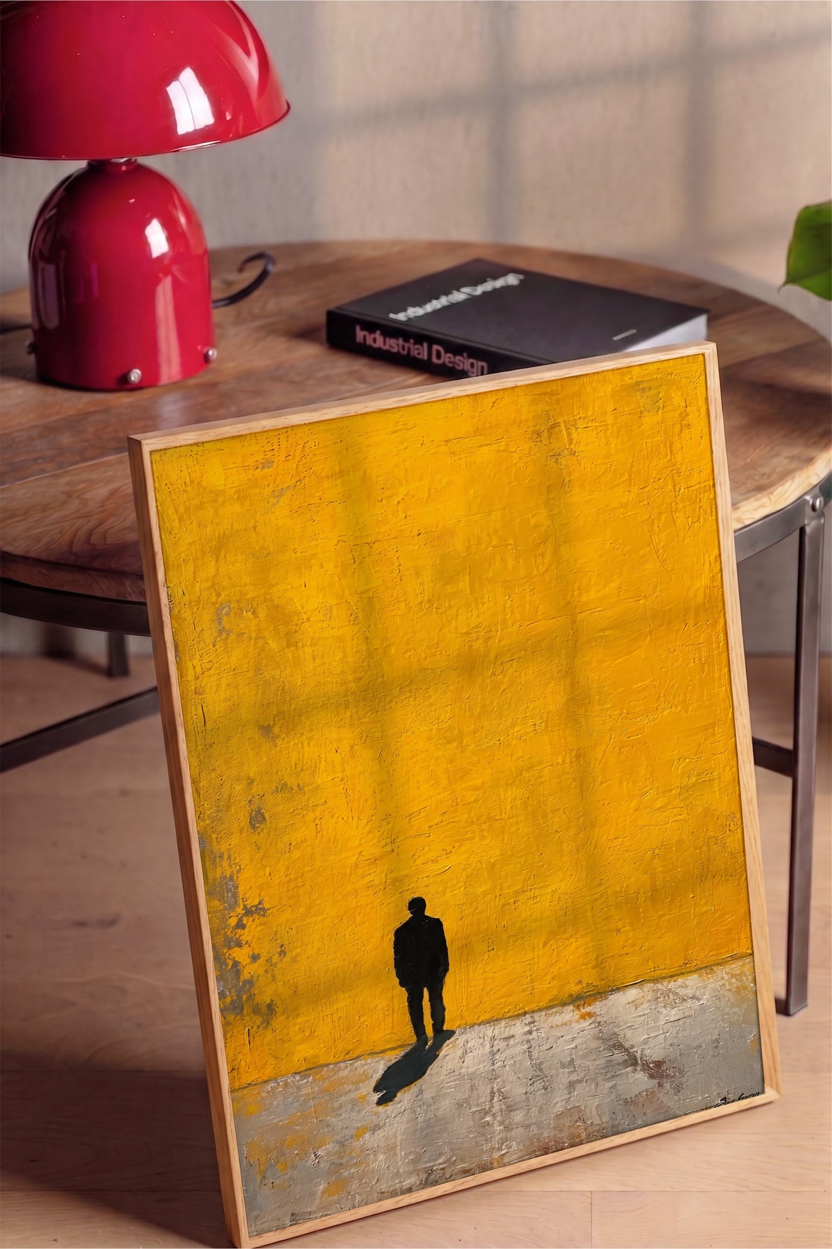 Sarı Duvarda Yalnız Yürüyüş Poster – Ahşap Çerçeveli Tablo