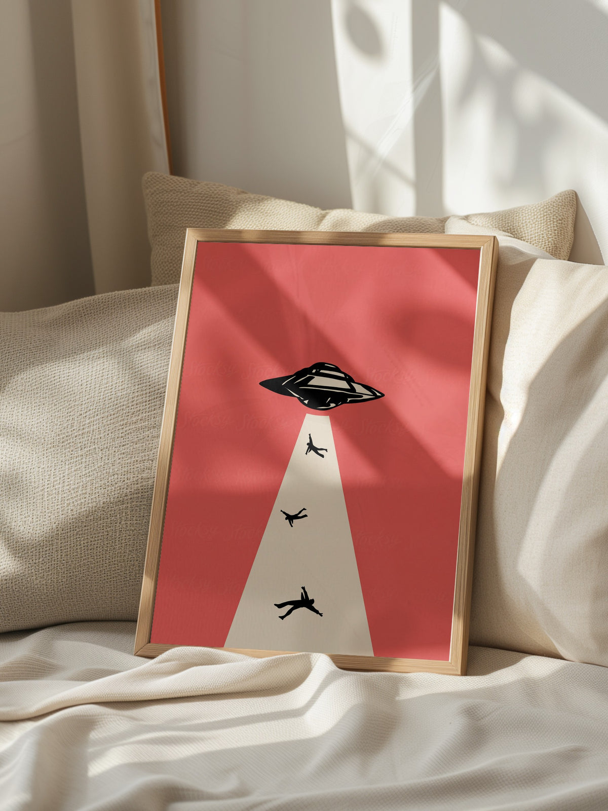 Uzaylı Kaçırma Sahnesi Poster – Ahşap Çerçeveli Tablo