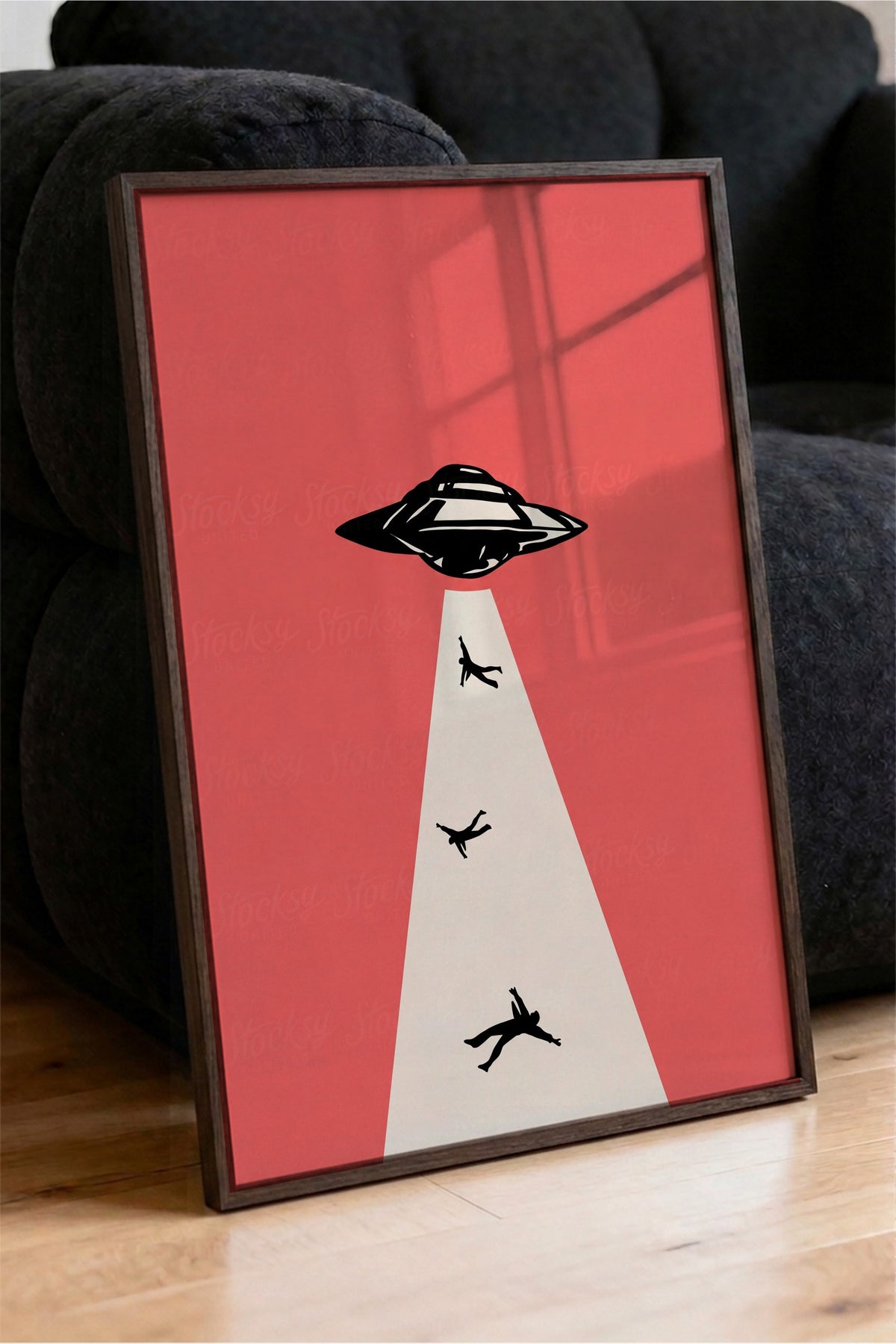 Uzaylı Kaçırma Sahnesi Poster – Kahverengi Çerçeveli Tablo