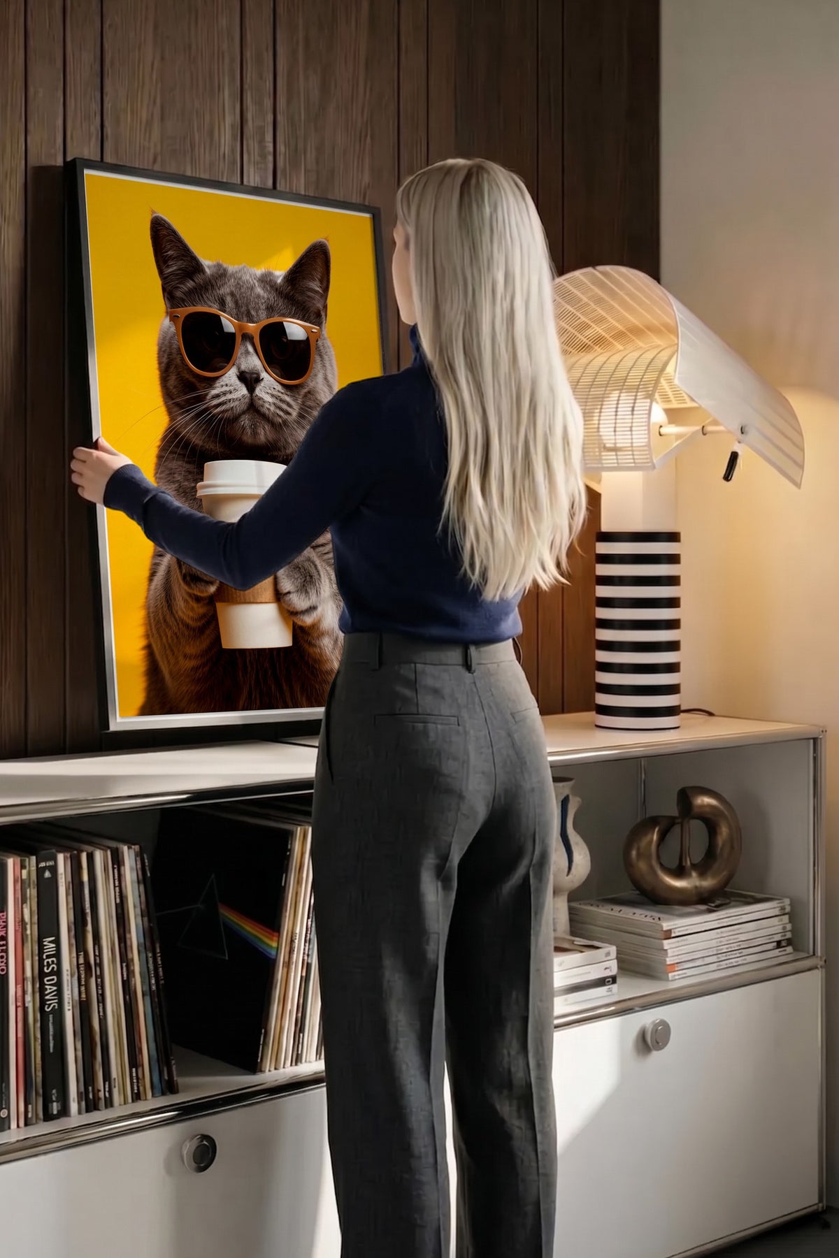 Gözlük Takan Kedi Poster – Siyah Çerçeveli Tablo