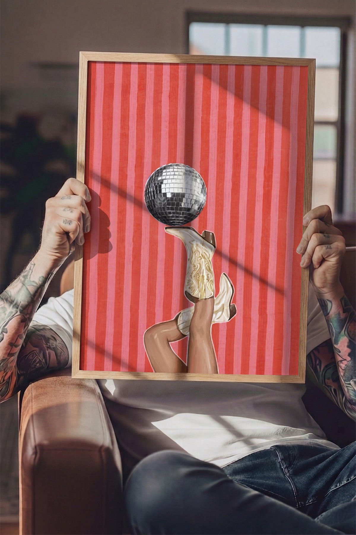 Disko Topu ve Çizme Poster – Ahşap Çerçeveli Tablo