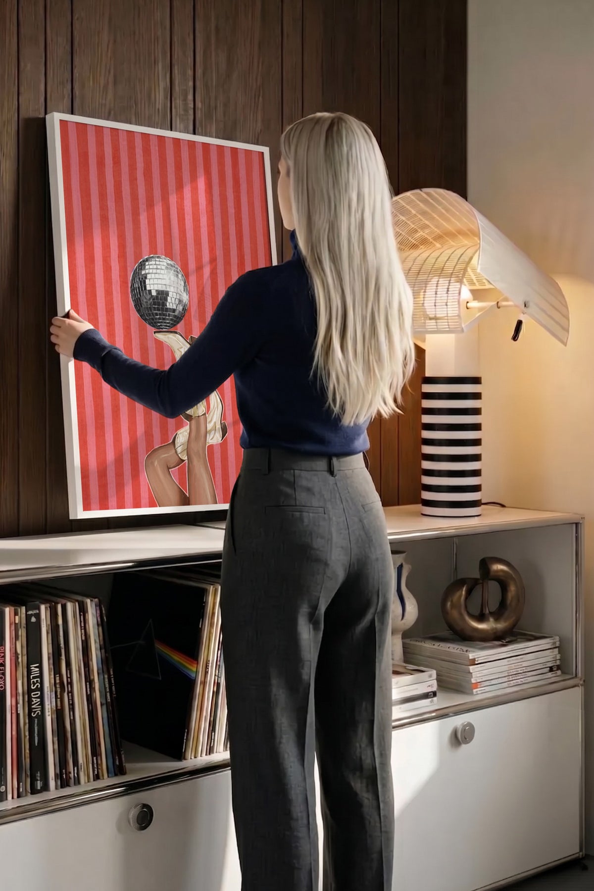 Disko Topu ve Çizme Poster – Beyaz Çerçeveli Tablo