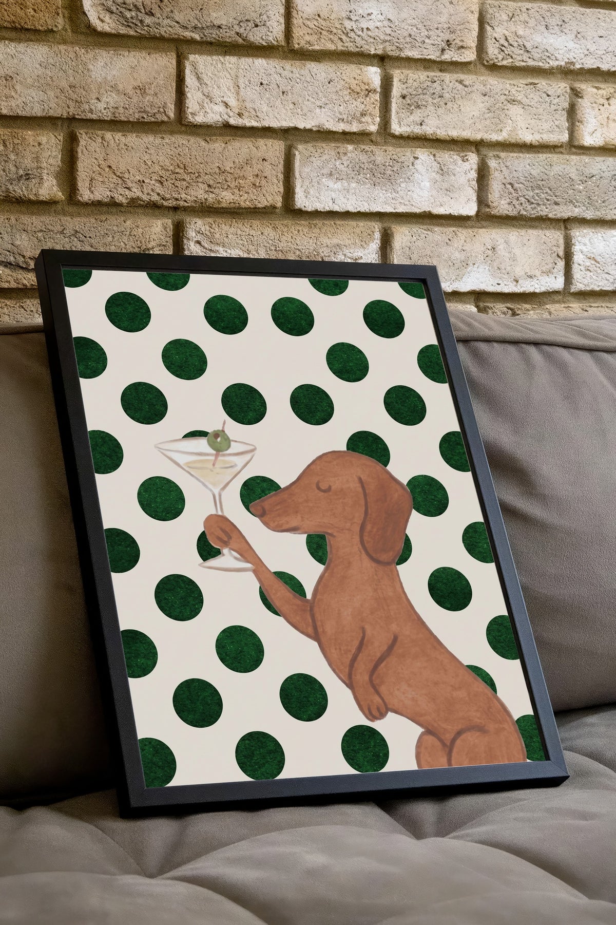Köpek ve Martini Bardağı Poster – Siyah Çerçeveli Tablo