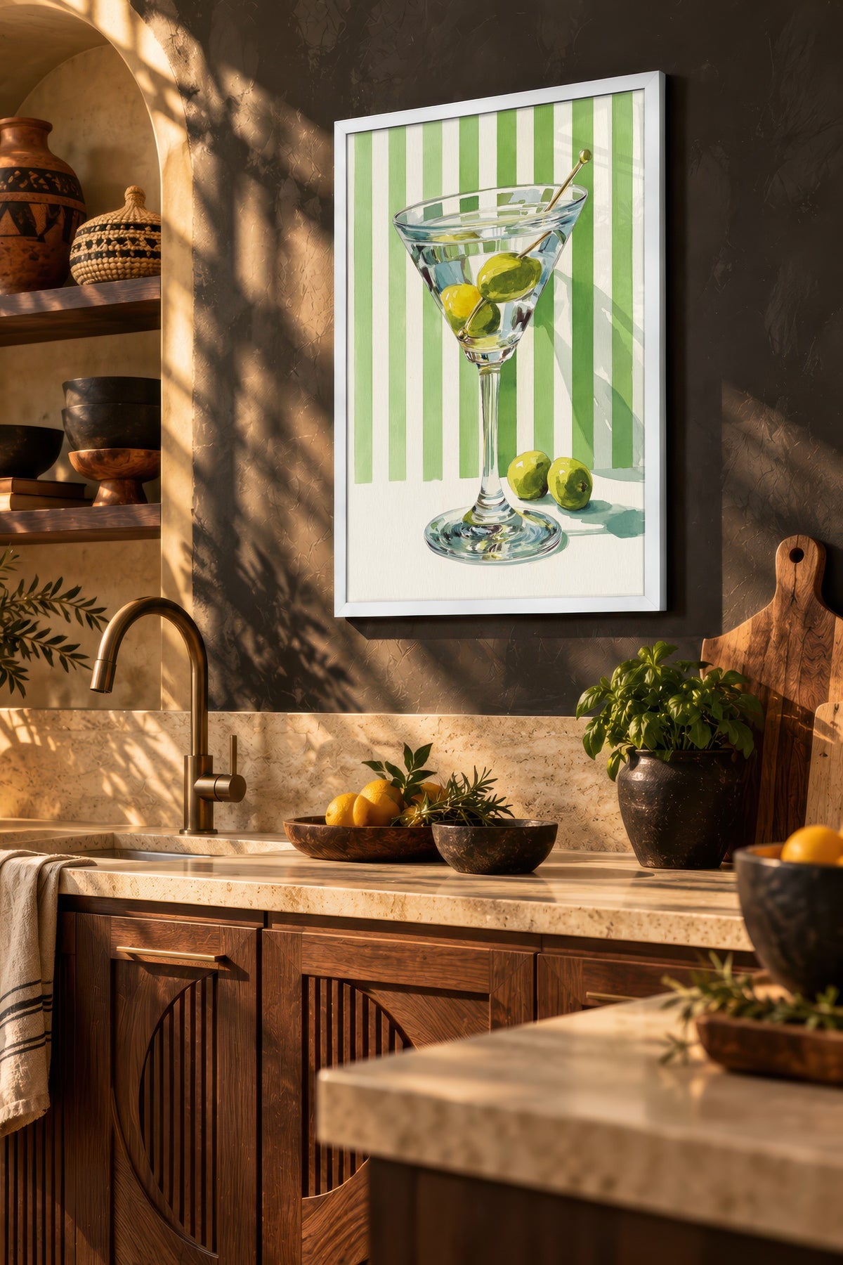 Martini Bardağı ve Zeytinler Poster – Beyaz Çerçeveli Tablo