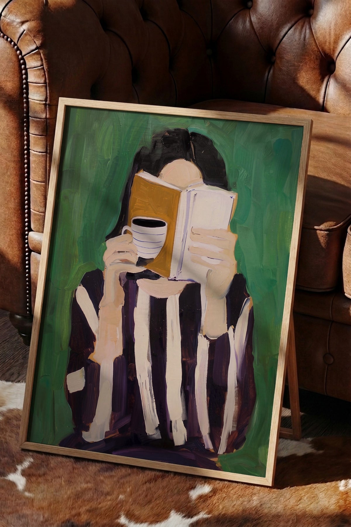 Kitap Okuyan Kadın Poster – Ahşap Çerçeveli Tablo