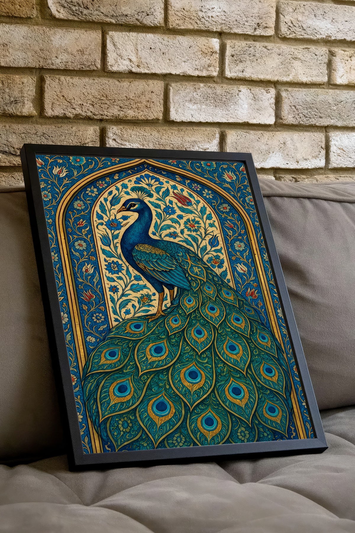Tavus Kuşu Motifli Duvar Sanatı Poster – Siyah Çerçeveli Tablo