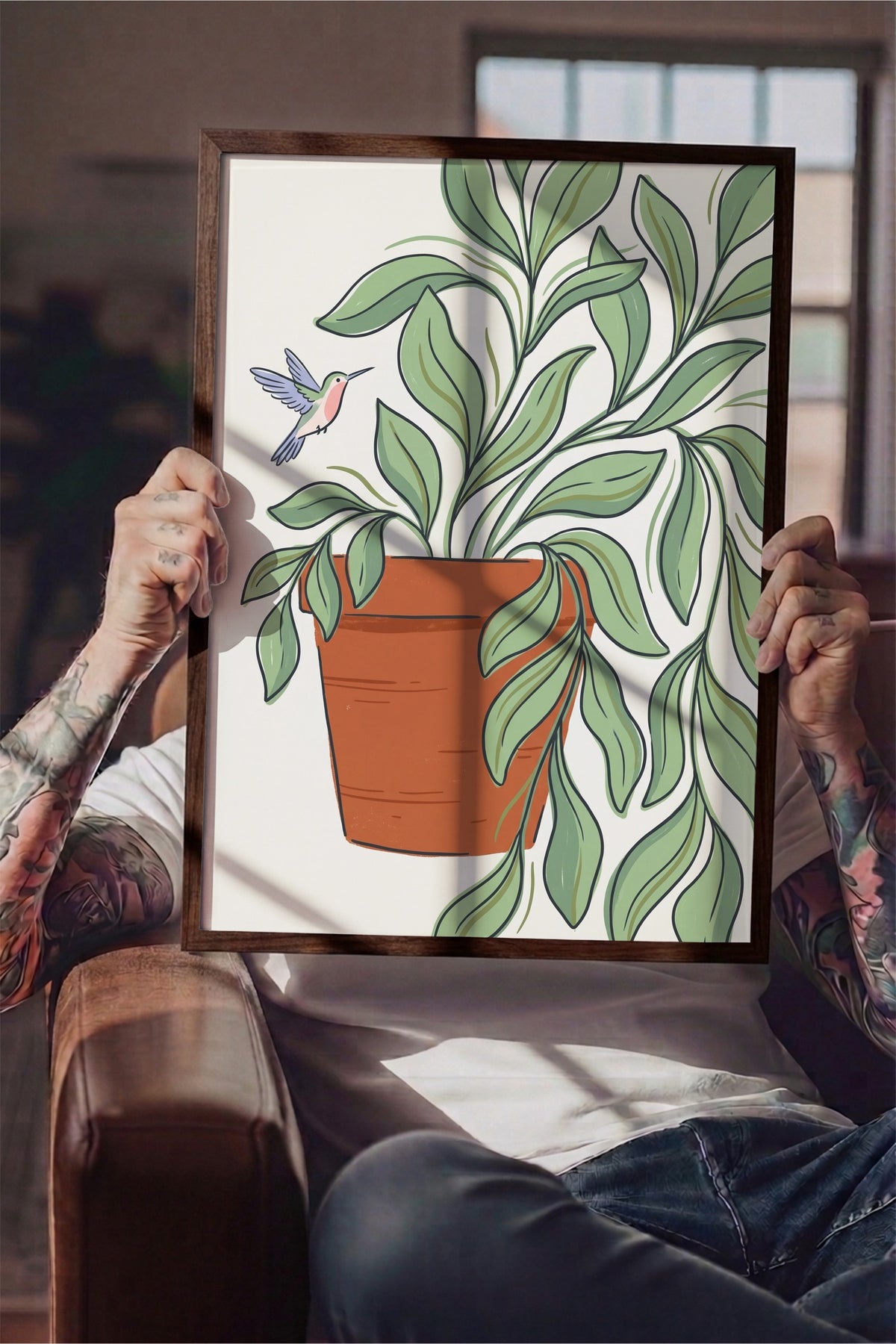 Saksıdaki Bitki ve Sinek Kuşu Poster – Kahverengi Çerçeveli Tablo