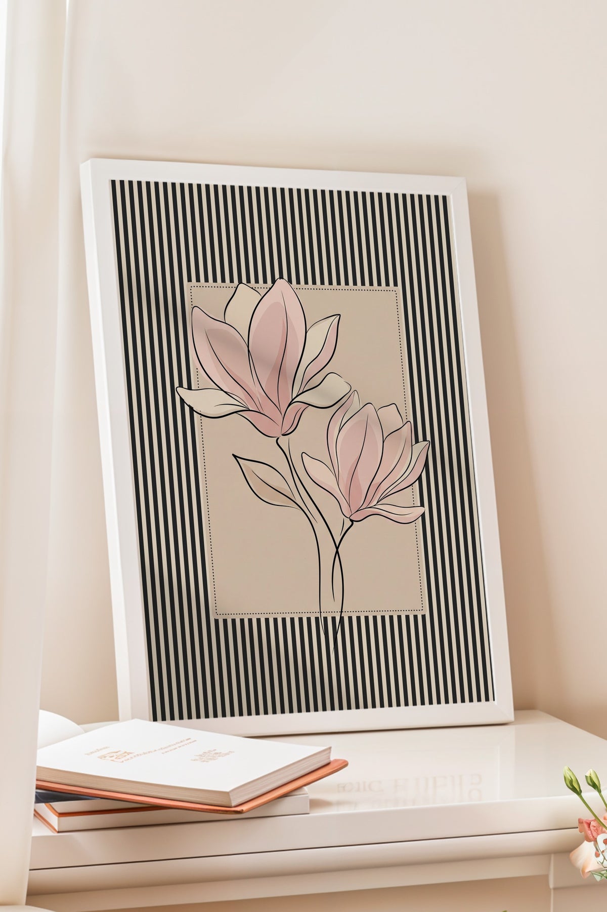 Çizgili Desende Pembe Çiçek Poster – Beyaz Çerçeveli Tablo