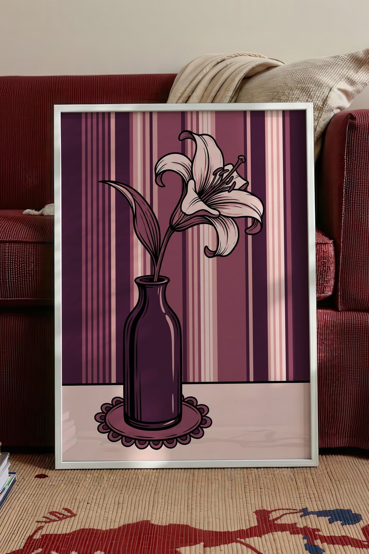Çizgili Fon Üzerinde Vazo ve Çiçek Poster – Beyaz Çerçeveli Tablo