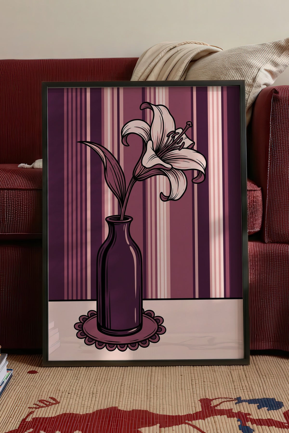 Çizgili Fon Üzerinde Vazo ve Çiçek Poster – Siyah Çerçeveli Tablo