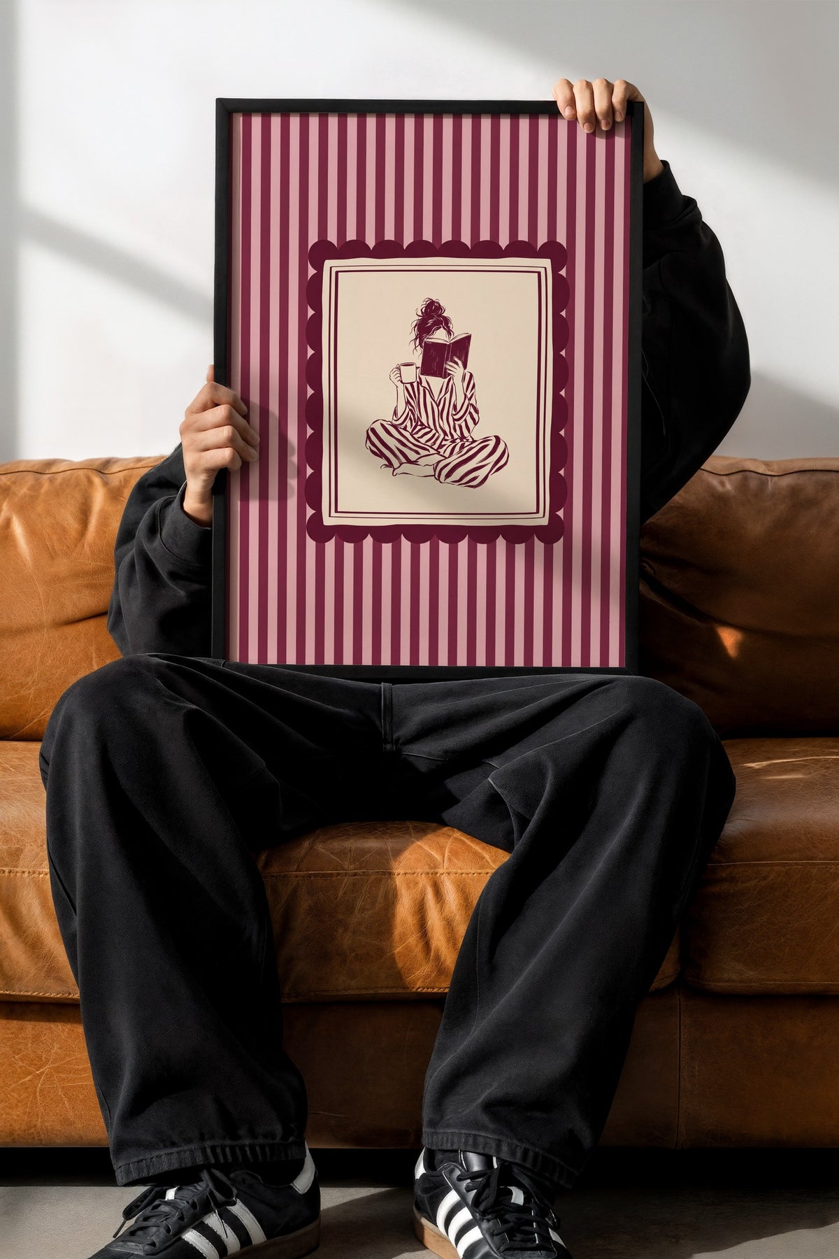 Kahve ve Kitap ile Rahatlama Poster – Siyah Çerçeveli Tablo
