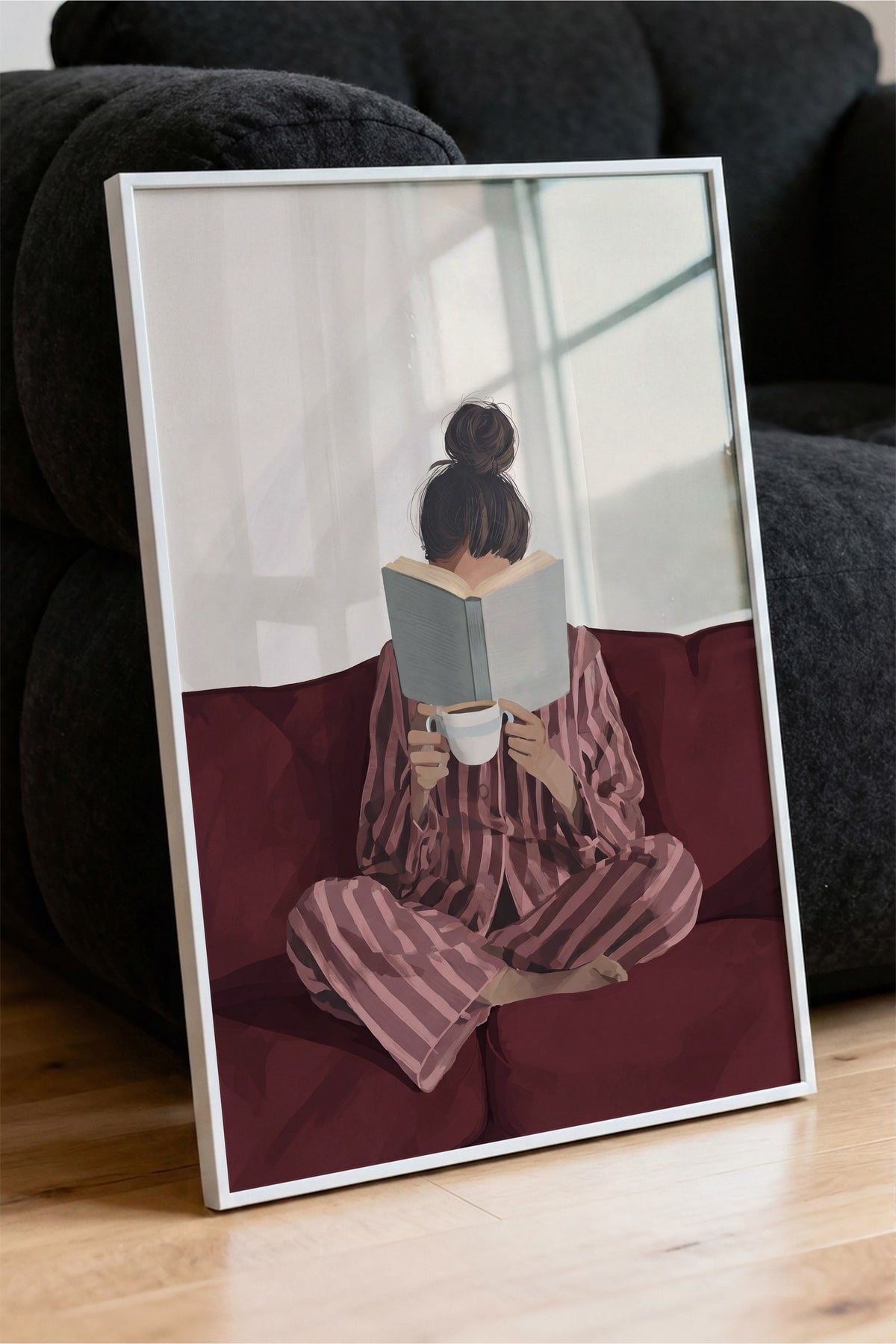Pijamalı Sessiz Okuma Anı Poster – Beyaz Çerçeveli Tablo