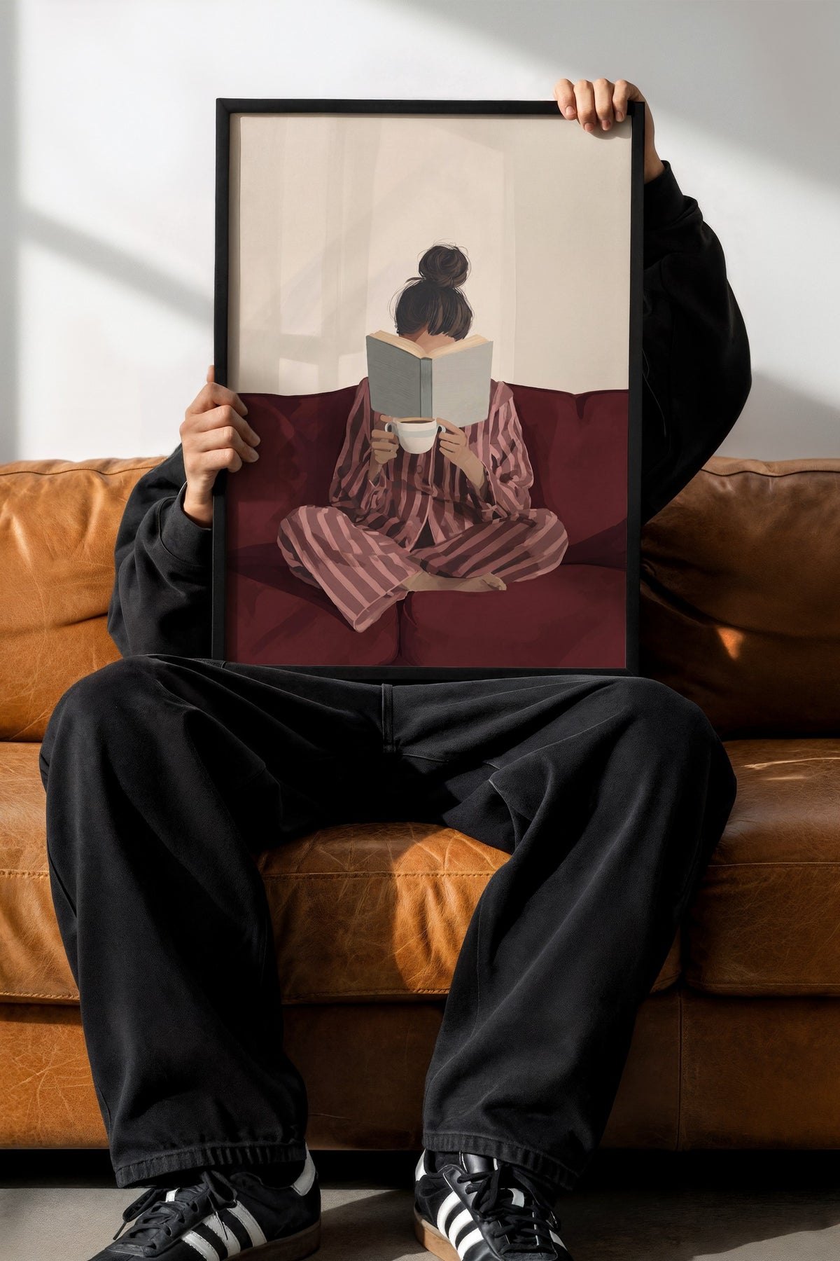 Pijamalı Sessiz Okuma Anı Poster – Siyah Çerçeveli Tablo