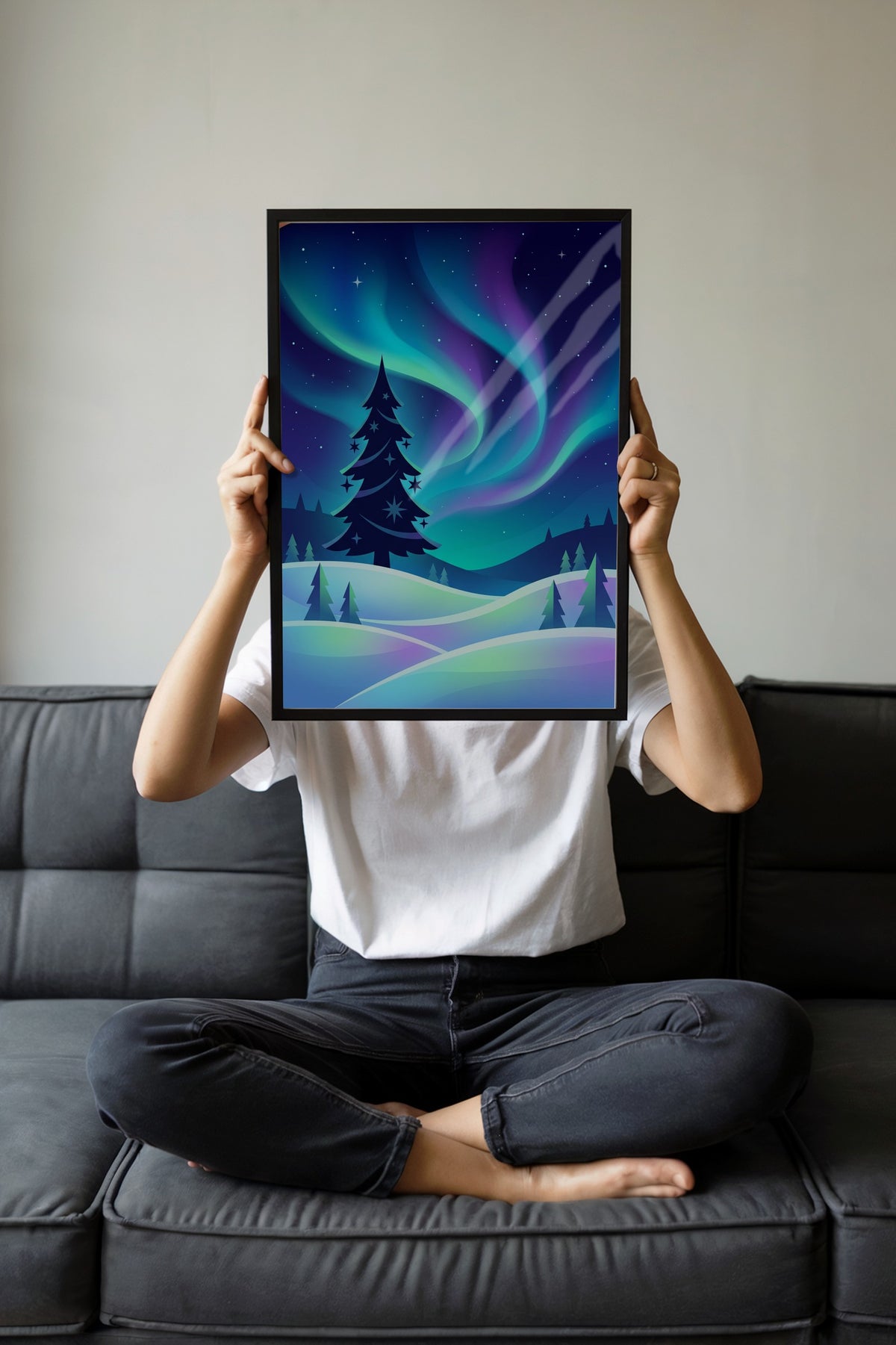 Aurora ve Çam Ağaçları Poster – Siyah Çerçeveli Tablo