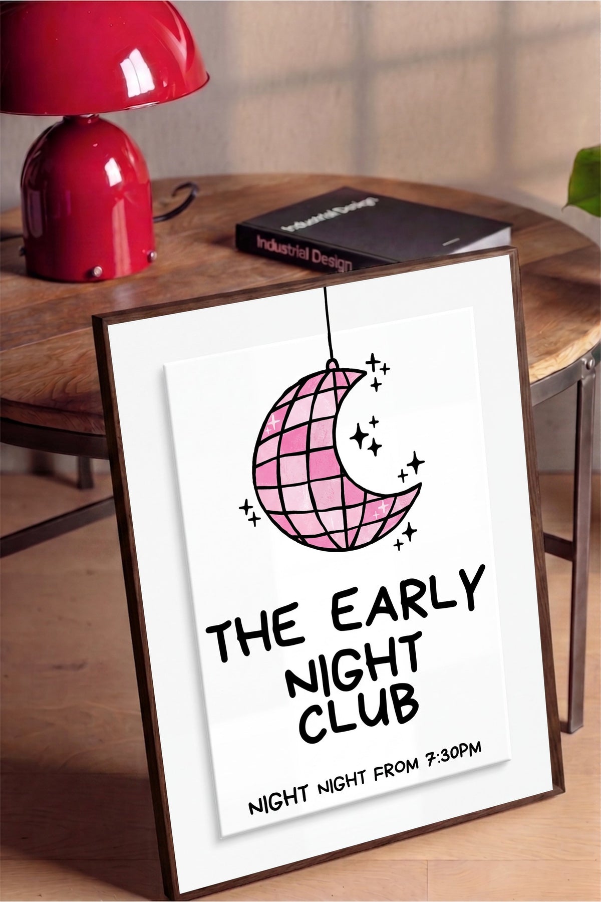 THE EARLY NIGHT CLUB Poster – Kahverengi Çerçeveli Tablo