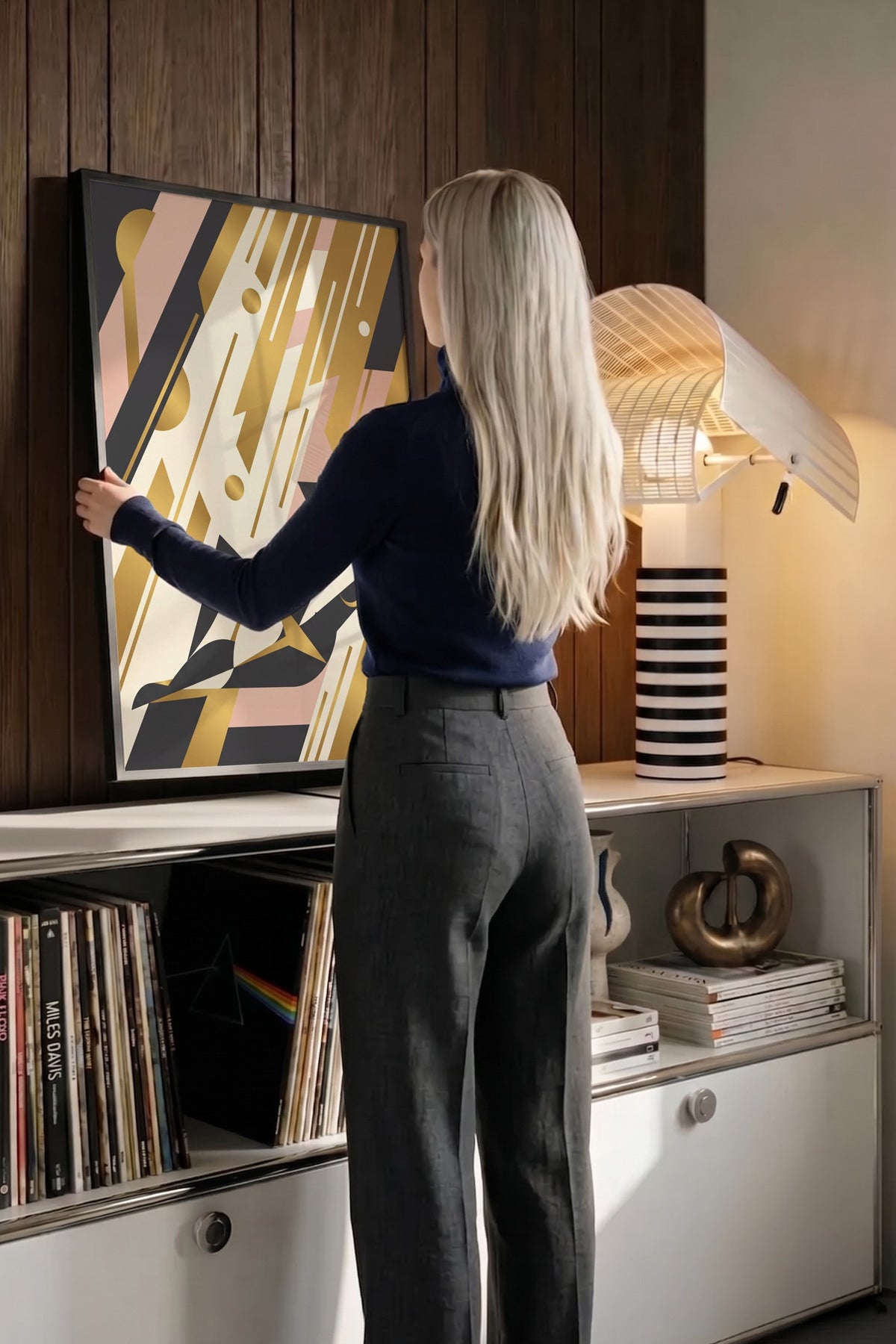 Art Deco Kadın Figürü Poster – Siyah Çerçeveli Tablo