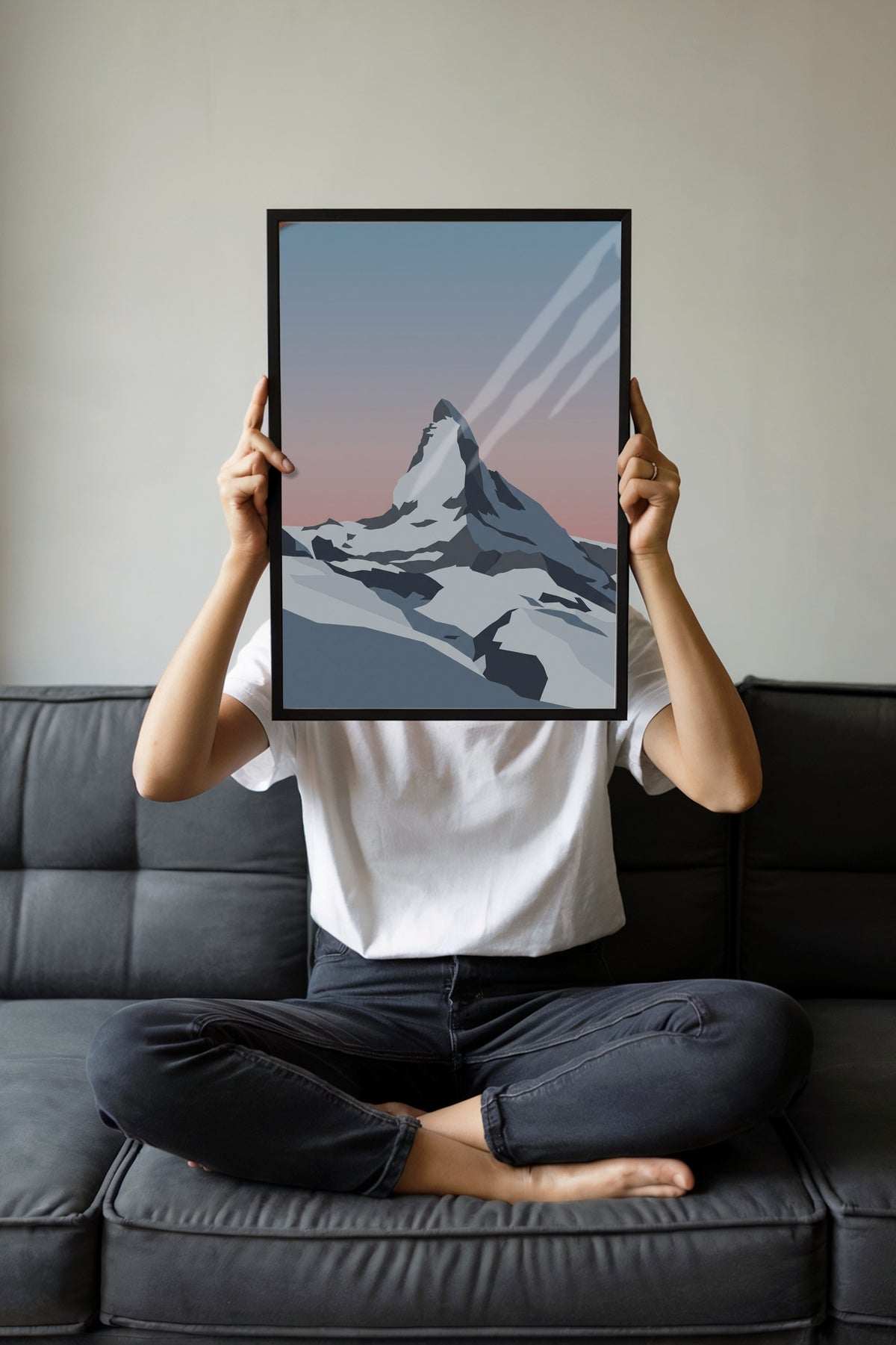 Dağ Zirvesi Minimalist Poster – Siyah Çerçeveli Tablo