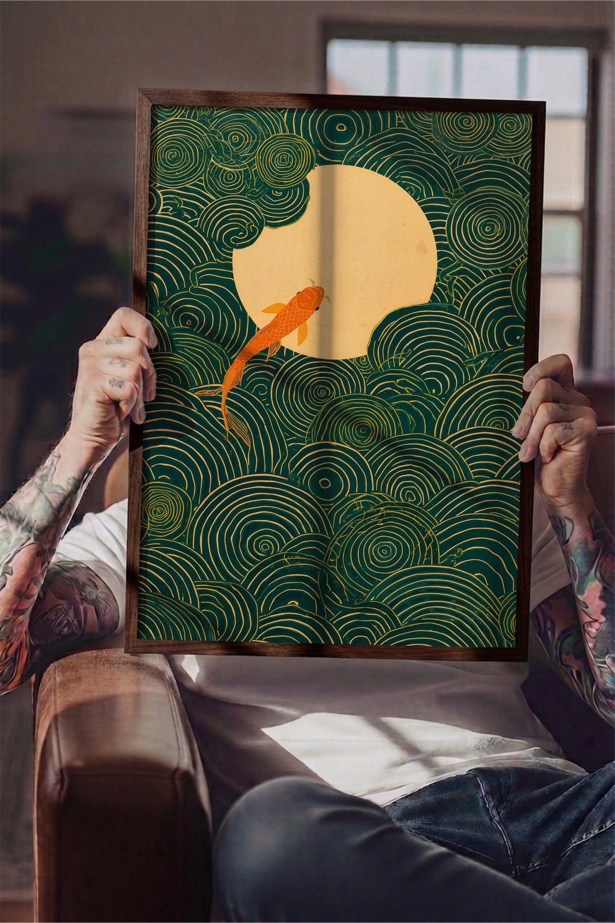 Dairesel Desenler ve Koi Balığı Poster – Kahverengi Çerçeveli Tablo