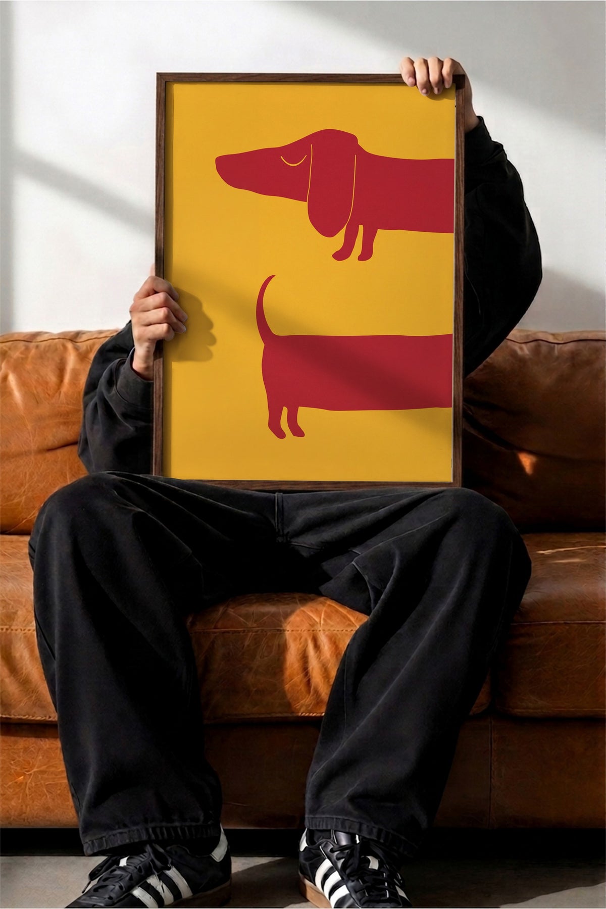Minimalist Uzun Köpek İllüstrasyonu Poster – Kahverengi Çerçeveli Tablo