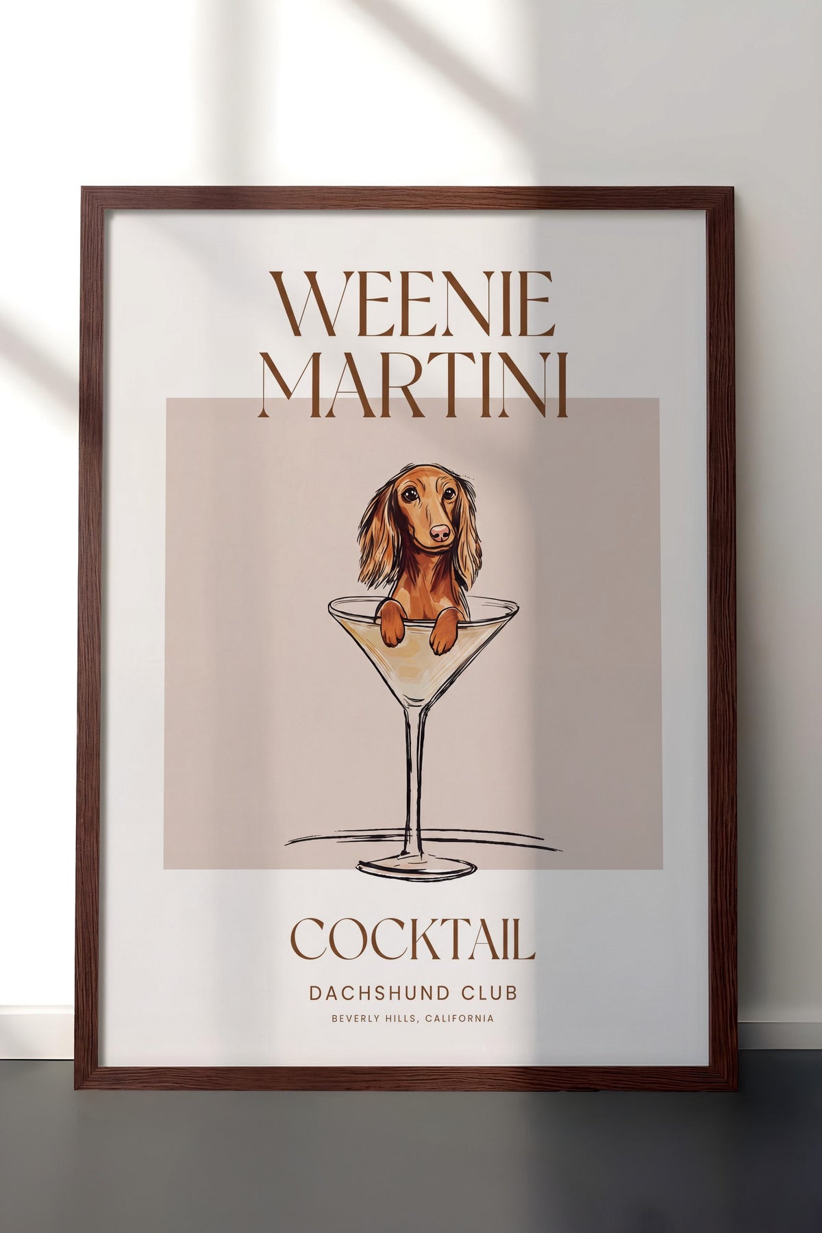 WEENIE MARTINI Poster – Kahverengi Çerçeveli Tablo