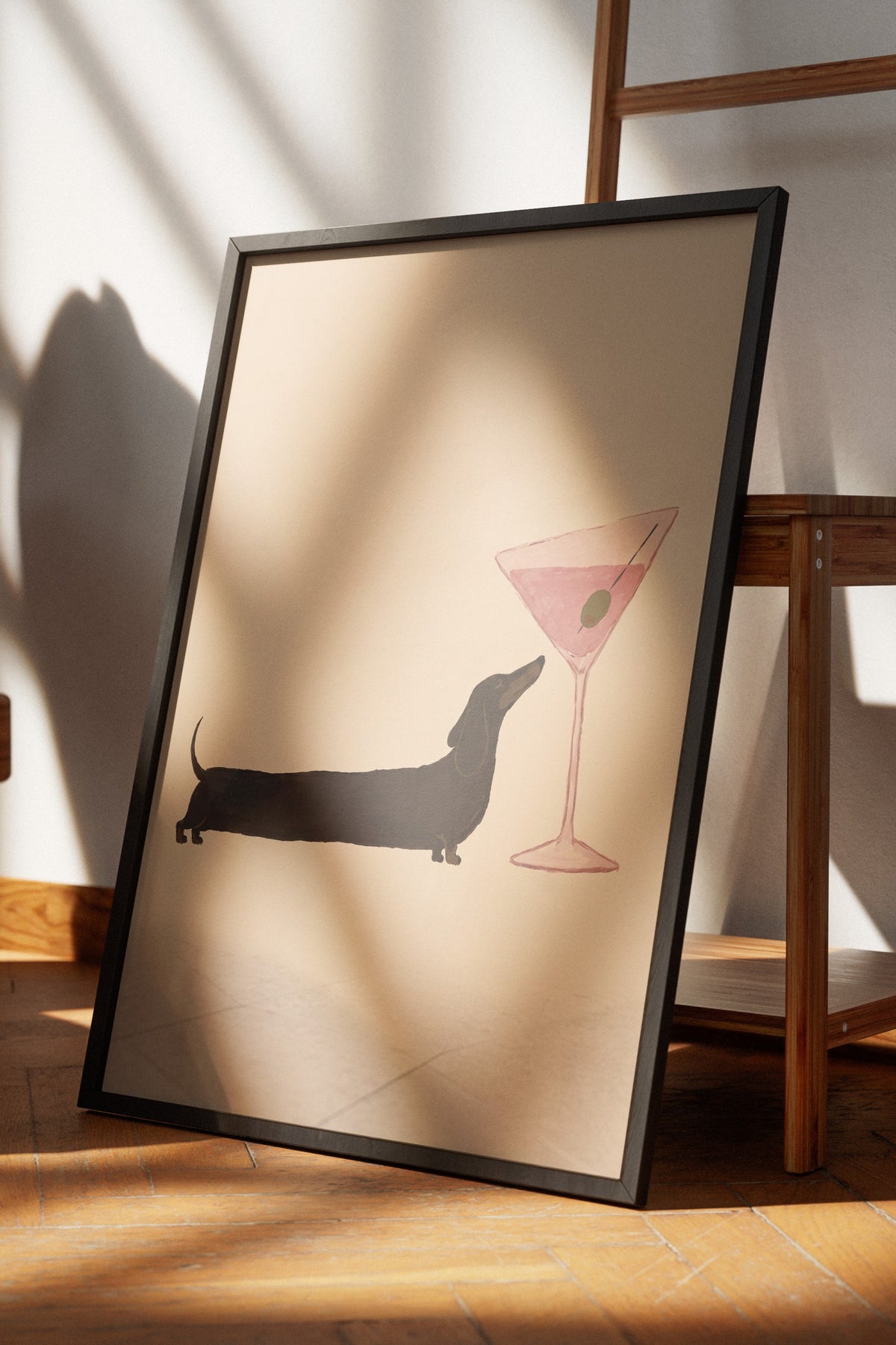 Kokteyl Bardağı ve Köpek Poster – Siyah Çerçeveli Tablo