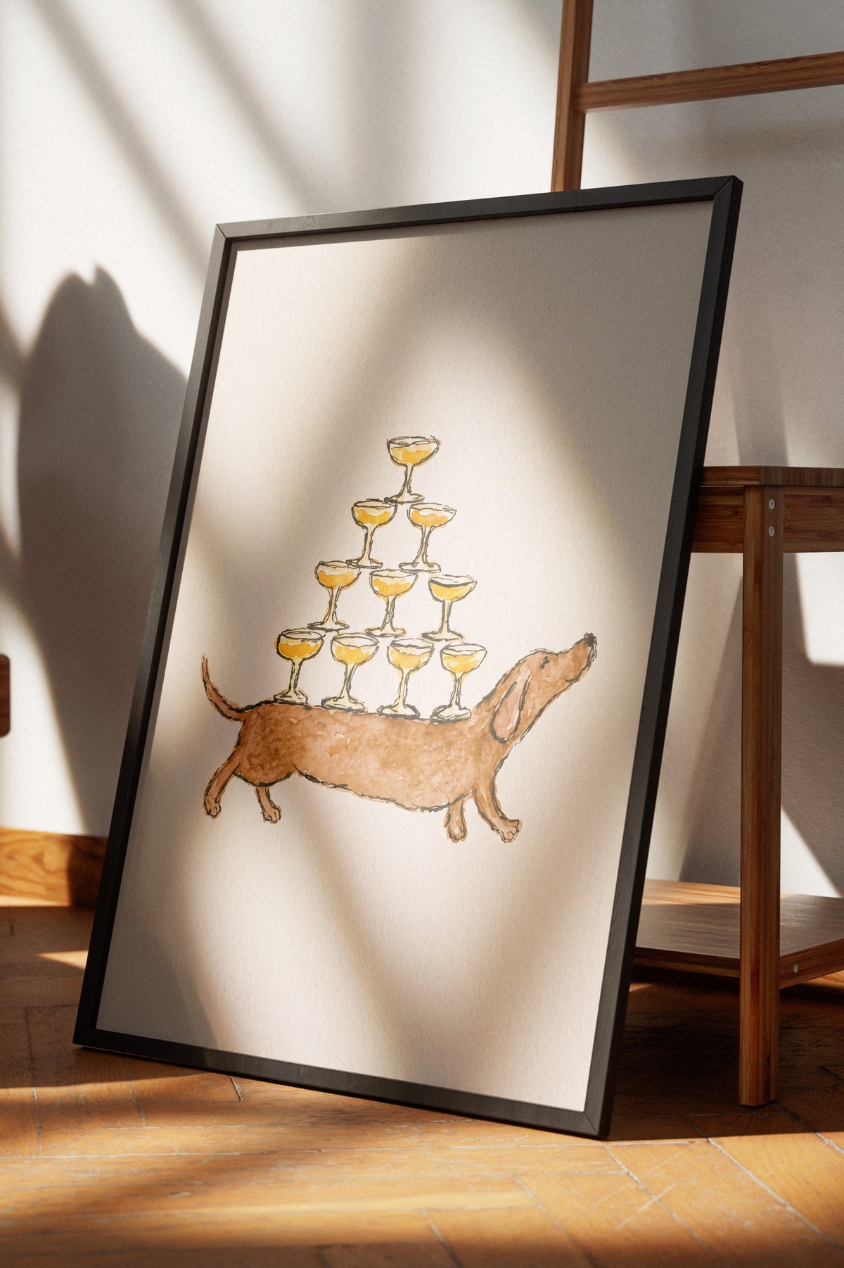 Kadeh Taşıyan Köpek İllüstrasyonu Poster – Siyah Çerçeveli Tablo