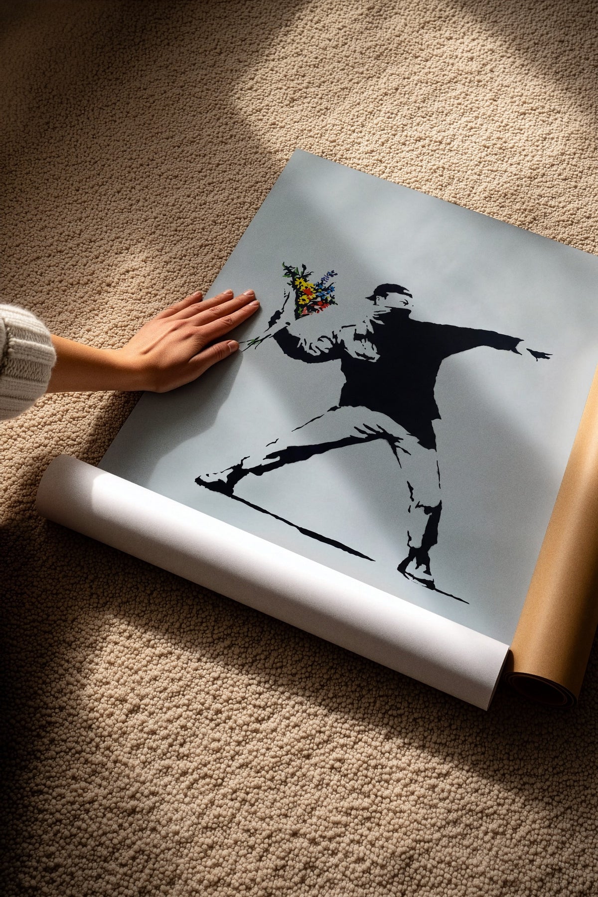 Çiçek Atan Adam Çerçevesiz Poster