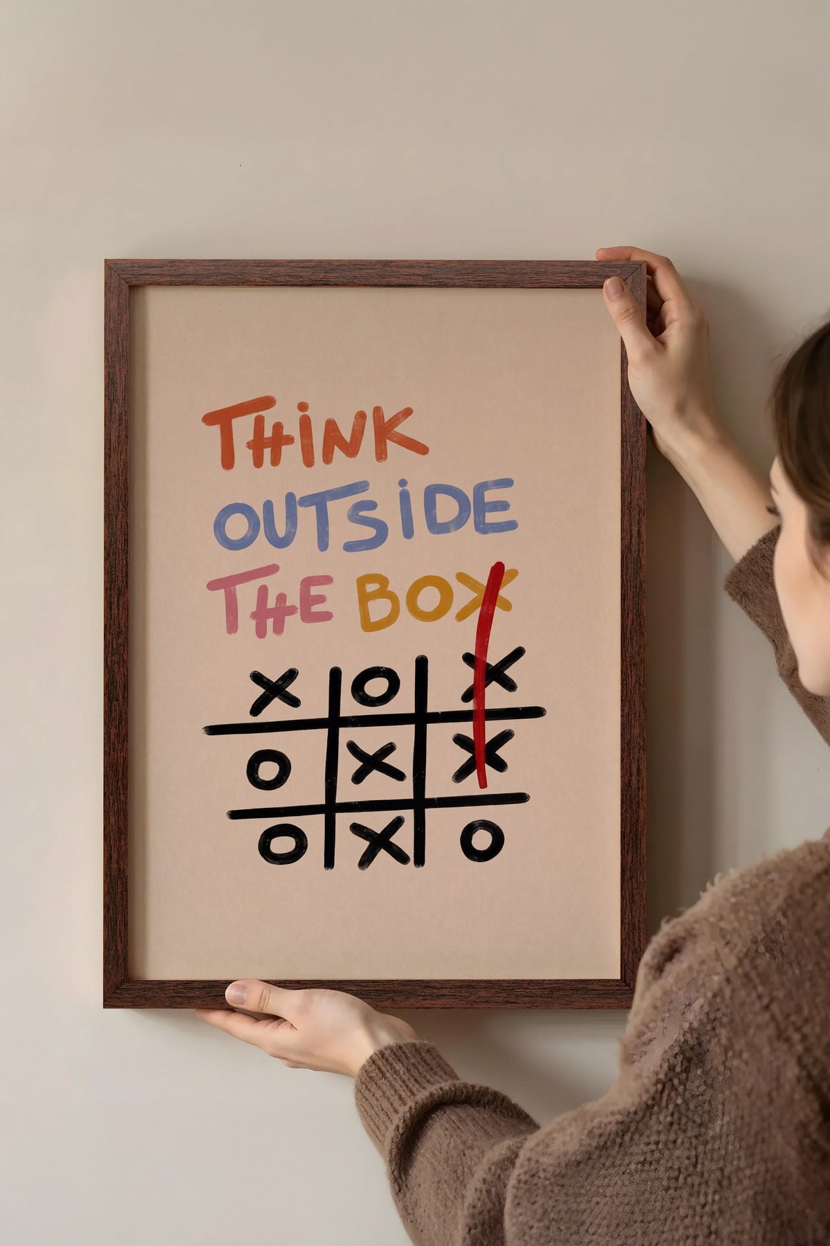 Think Outside The Box Poster – Kahverengi Çerçeveli Tablo