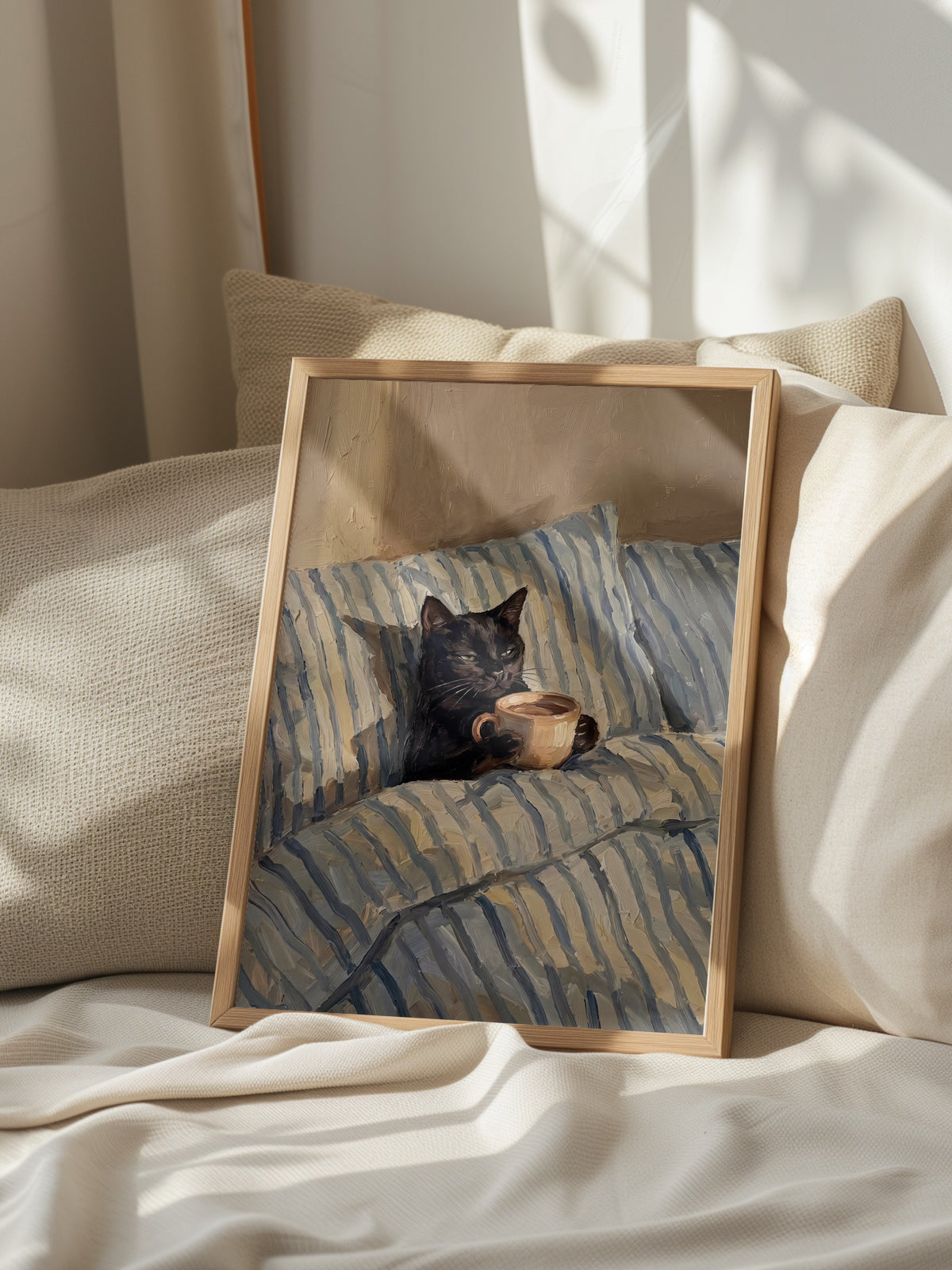 Kahve İçen Kedi Poster – Ahşap Çerçeveli Tablo