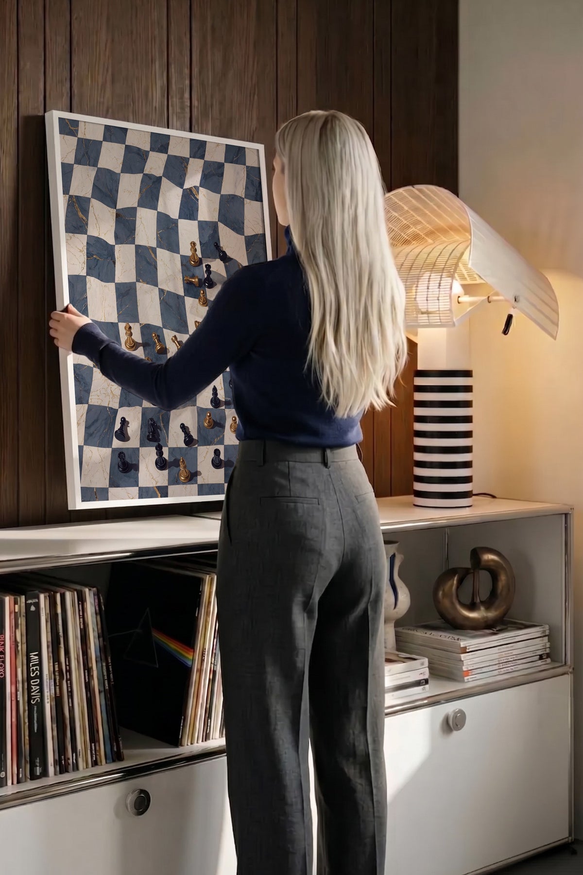 Deforme Satranç Tahtası Poster – Beyaz Çerçeveli Tablo
