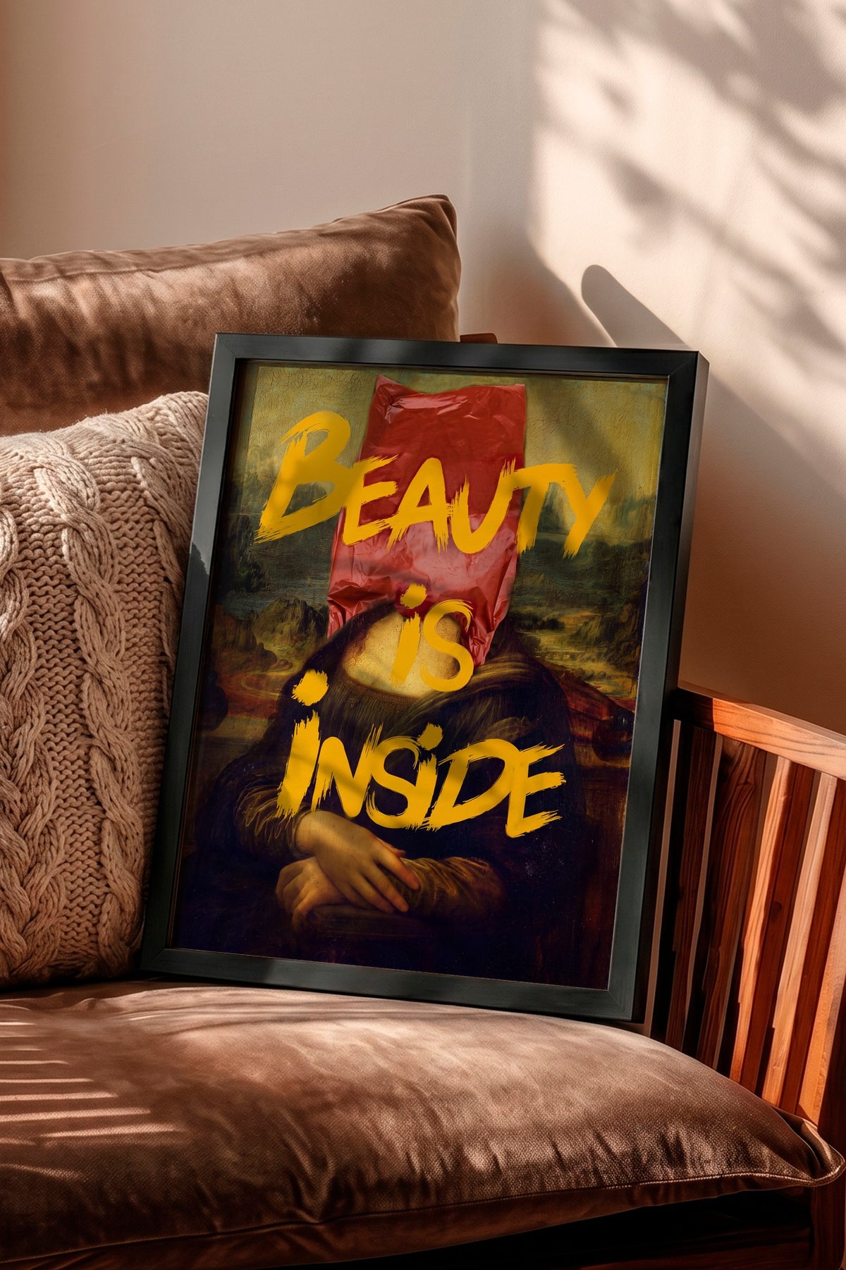 Beauty Is Inside Poster – Siyah Çerçeveli Tablo