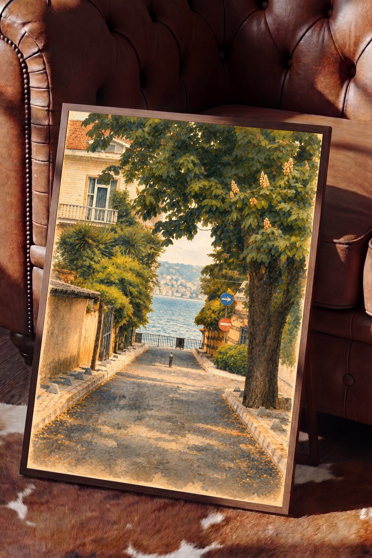 Sokak ve Deniz Manzarası Poster – Kahverengi Çerçeveli Tablo