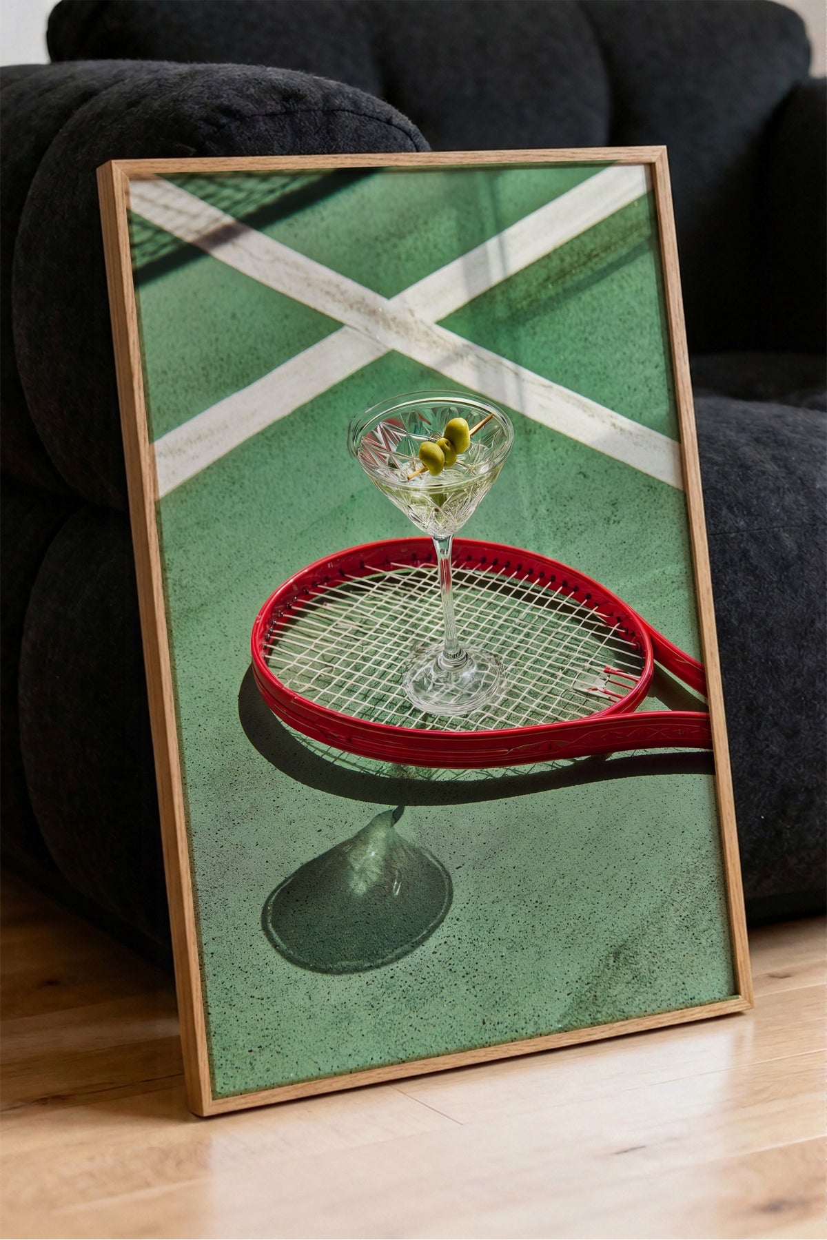 Tenis Kortunda Kokteyl Poster – Ahşap Çerçeveli Tablo