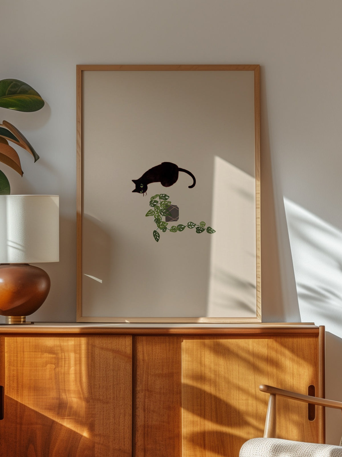 Bitkiyle Oynayan Kedi Poster – Ahşap Çerçeveli Tablo