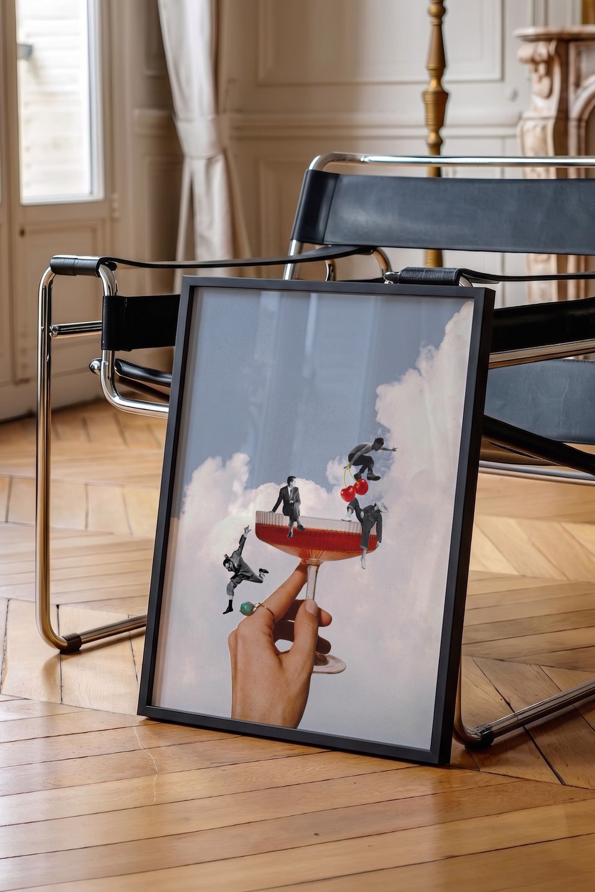 Fincan Üzerinde Dans Eden İnsanlar Poster – Siyah Çerçeveli Tablo