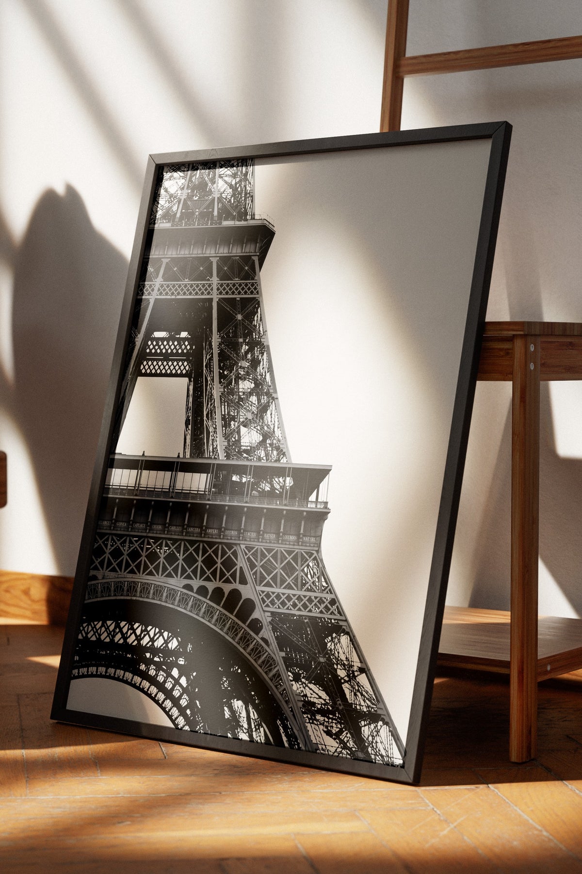 Eiffel Kulesi Detayları Poster – Siyah Çerçeveli Tablo