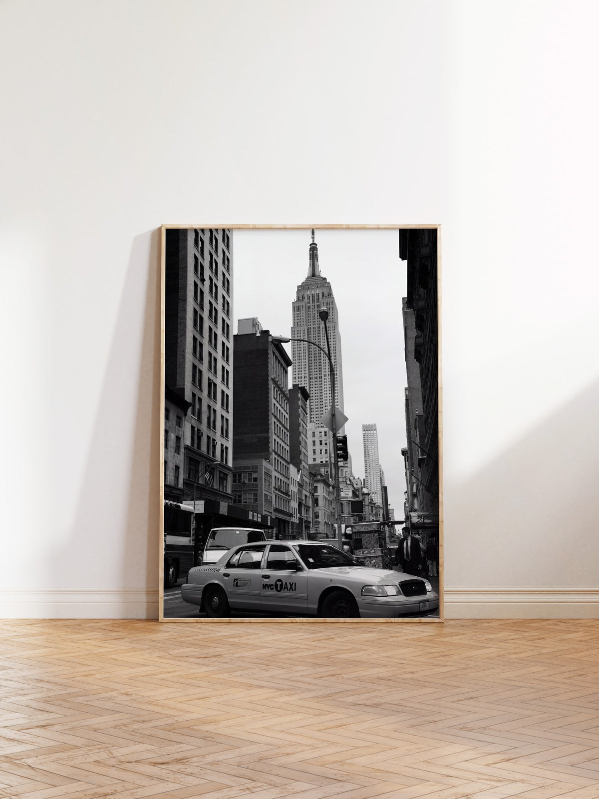 Empire State ve New York Sokakları Poster – Ahşap Çerçeveli Tablo