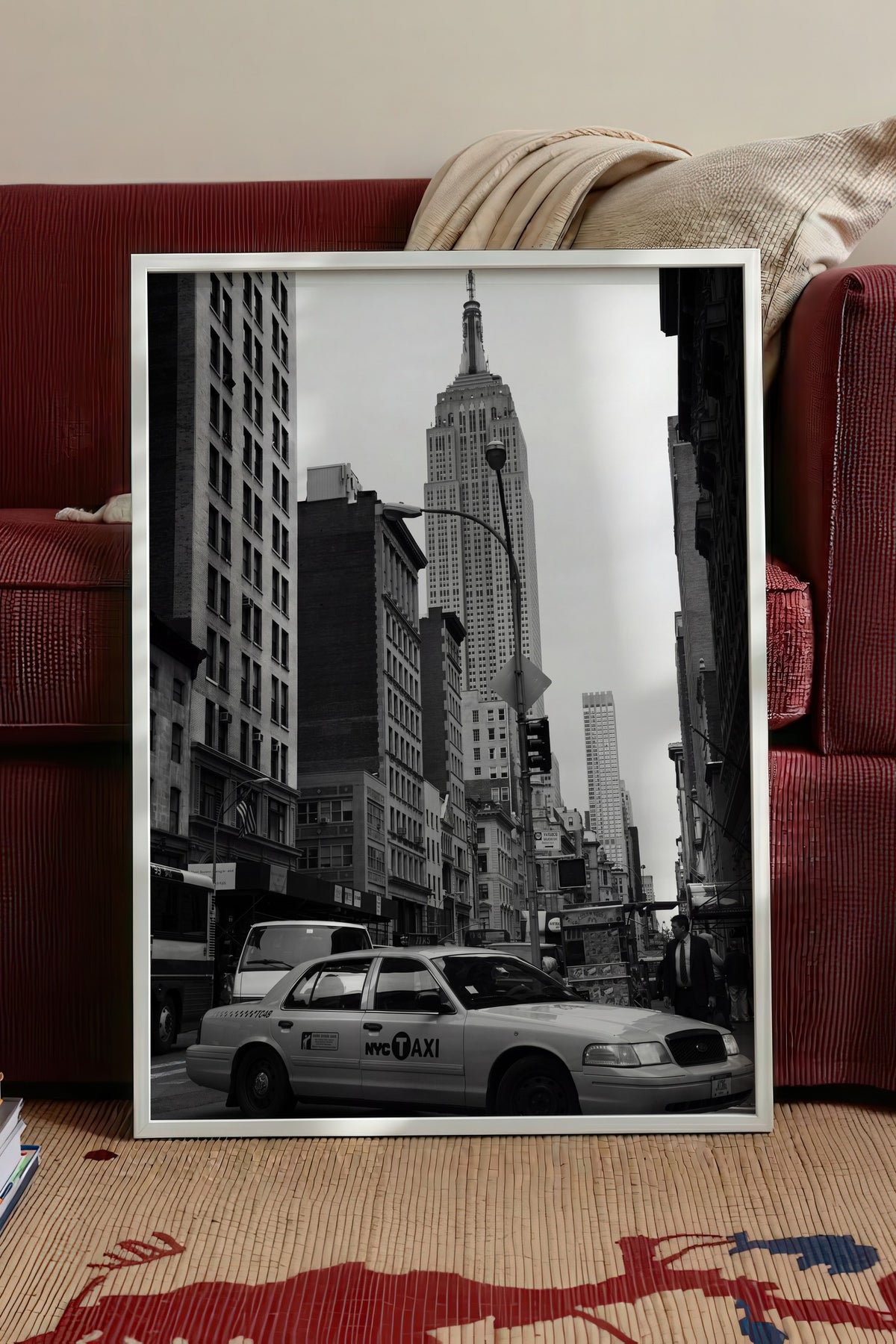 Empire State ve New York Sokakları Poster – Beyaz Çerçeveli Tablo