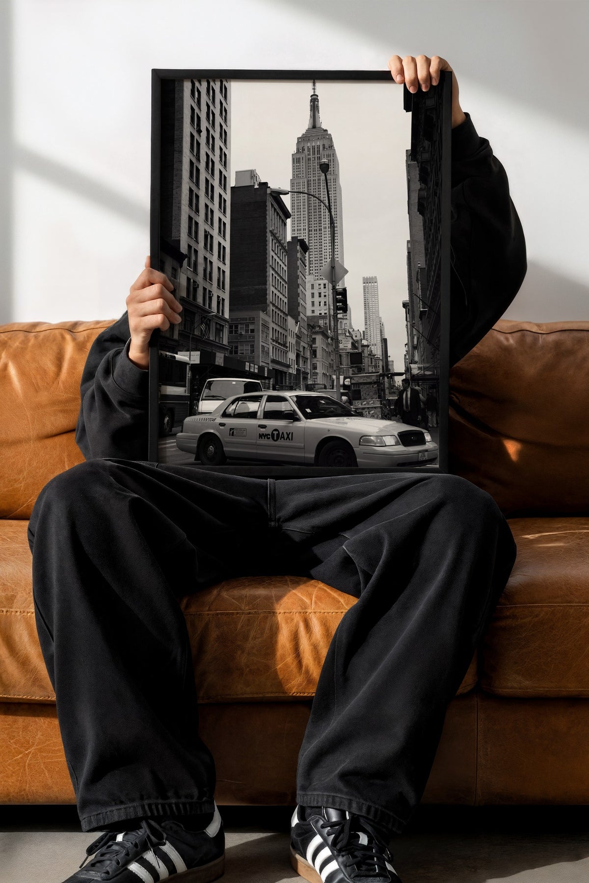 Empire State ve New York Sokakları Poster – Siyah Çerçeveli Tablo