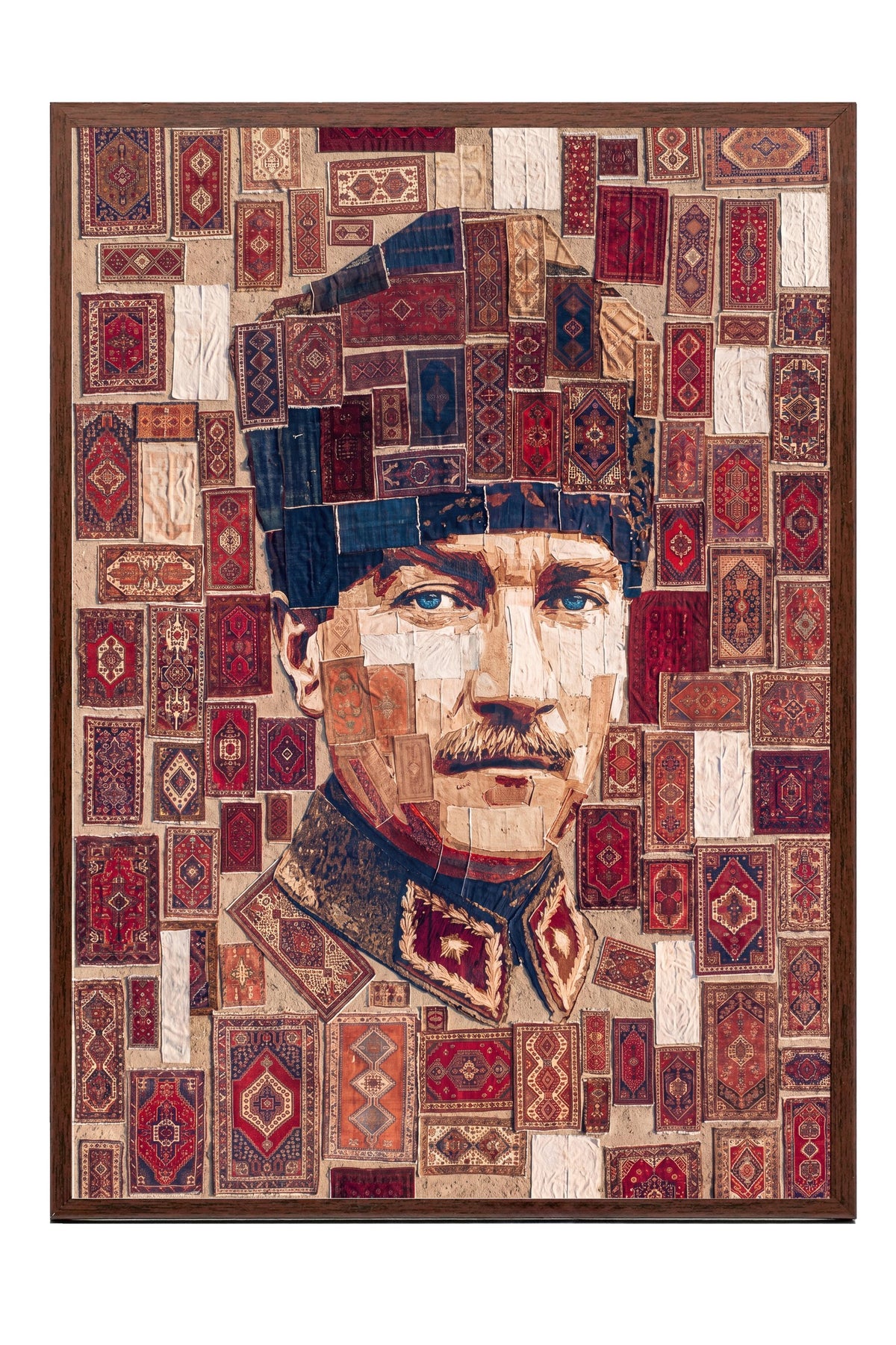 Halı Desenli Atatürk Portresi Poster – Kahverengi Çerçeveli Tablo