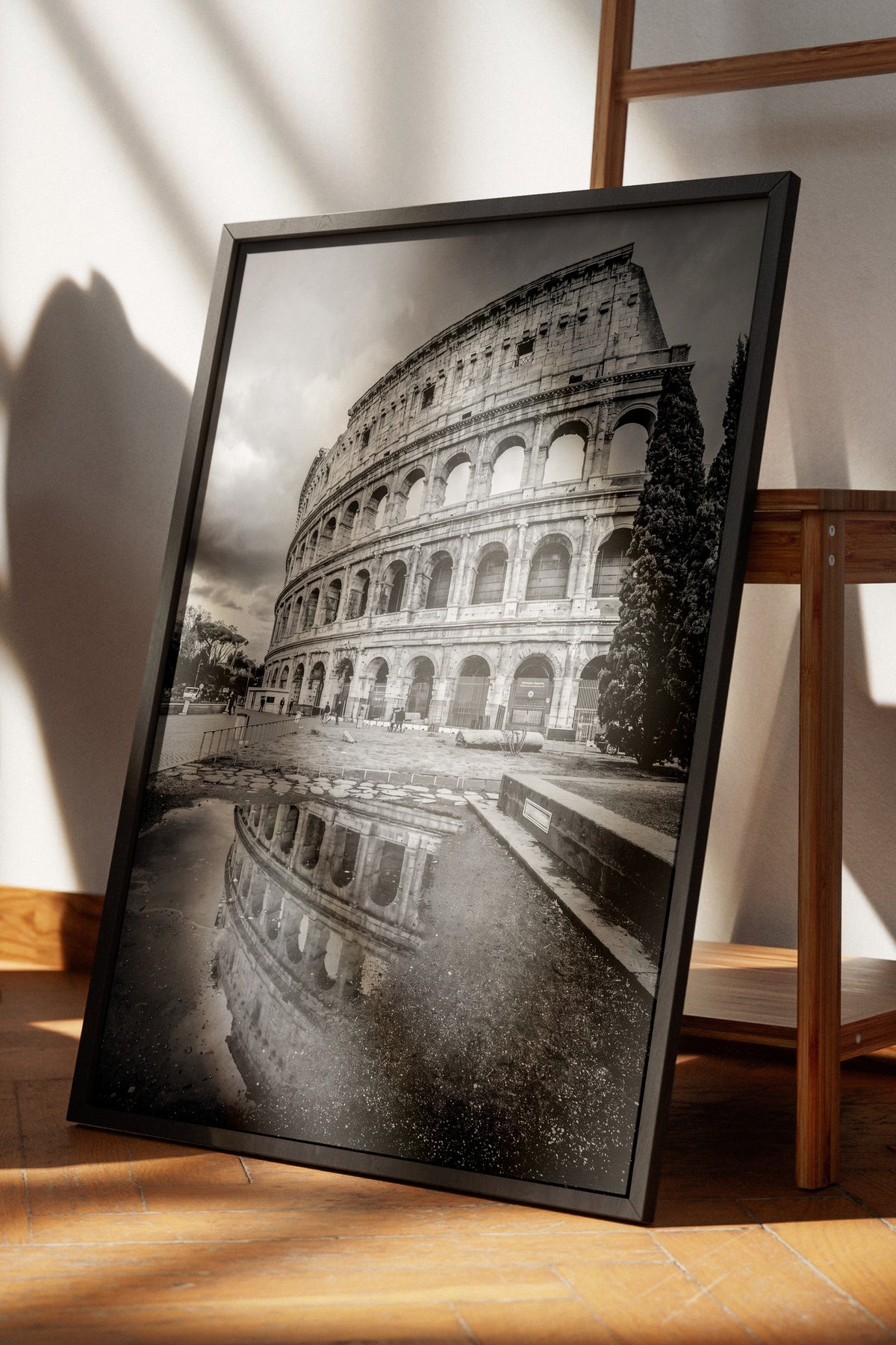 Roma Kolezyumu Yansıması Poster – Siyah Çerçeveli Tablo