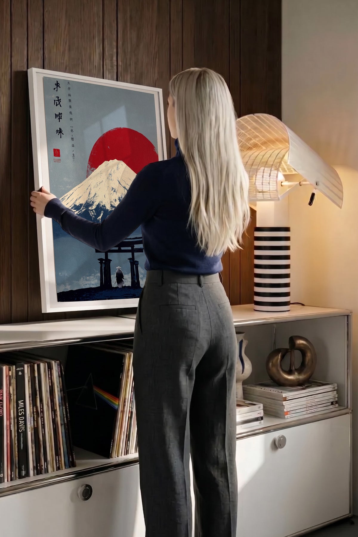 Torii Kapısı ve Fuji Dağı Manzarası Poster – Beyaz Çerçeveli Tablo
