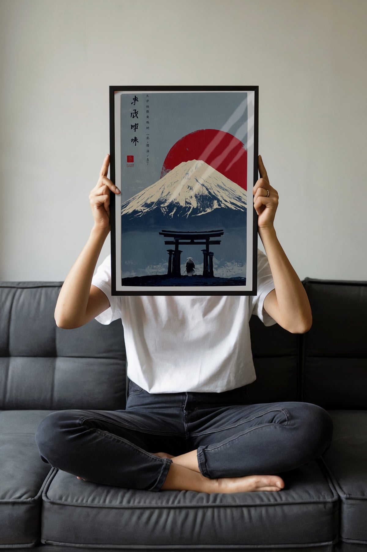 Torii Kapısı ve Fuji Dağı Manzarası Poster – Siyah Çerçeveli Tablo