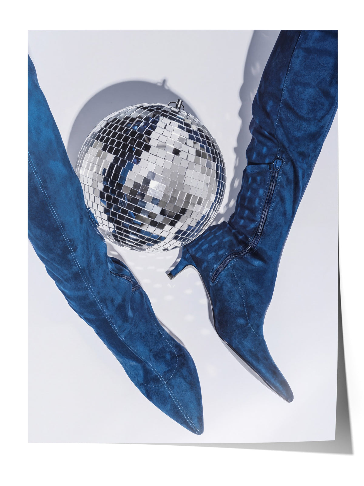 Disko Topu ve Çizme Kompozisyonu Çerçevesiz Poster