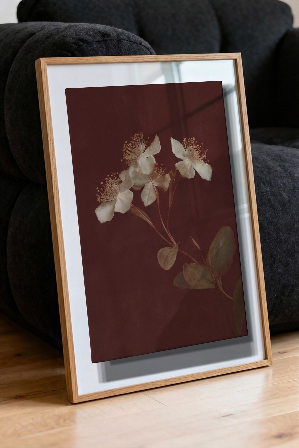 Koyu Fon Üzerinde Çiçekler Poster – Ahşap Çerçeveli Tablo