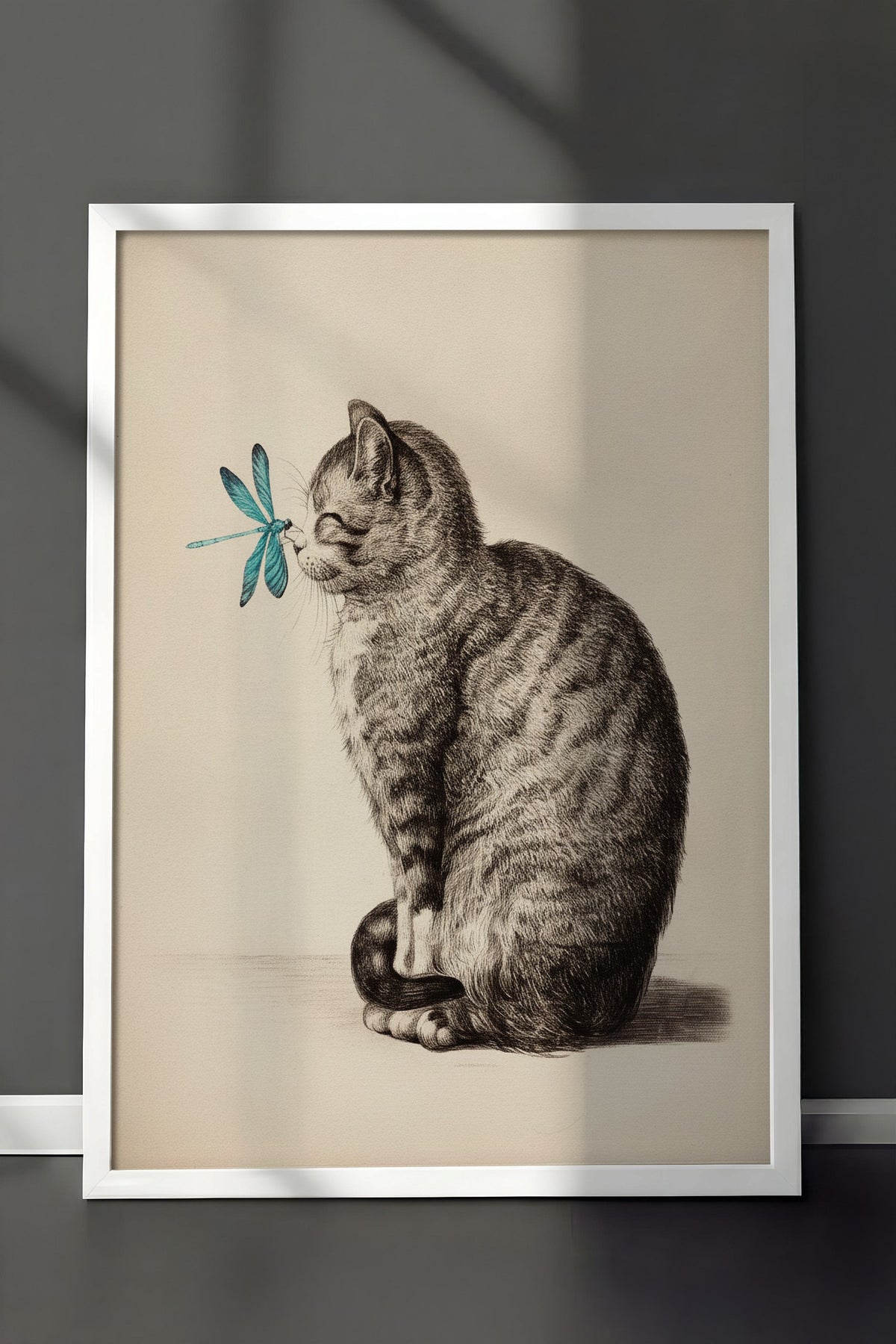 Yusufçuklu Yavru Kedi Çizimi Poster – Beyaz Çerçeveli Tablo